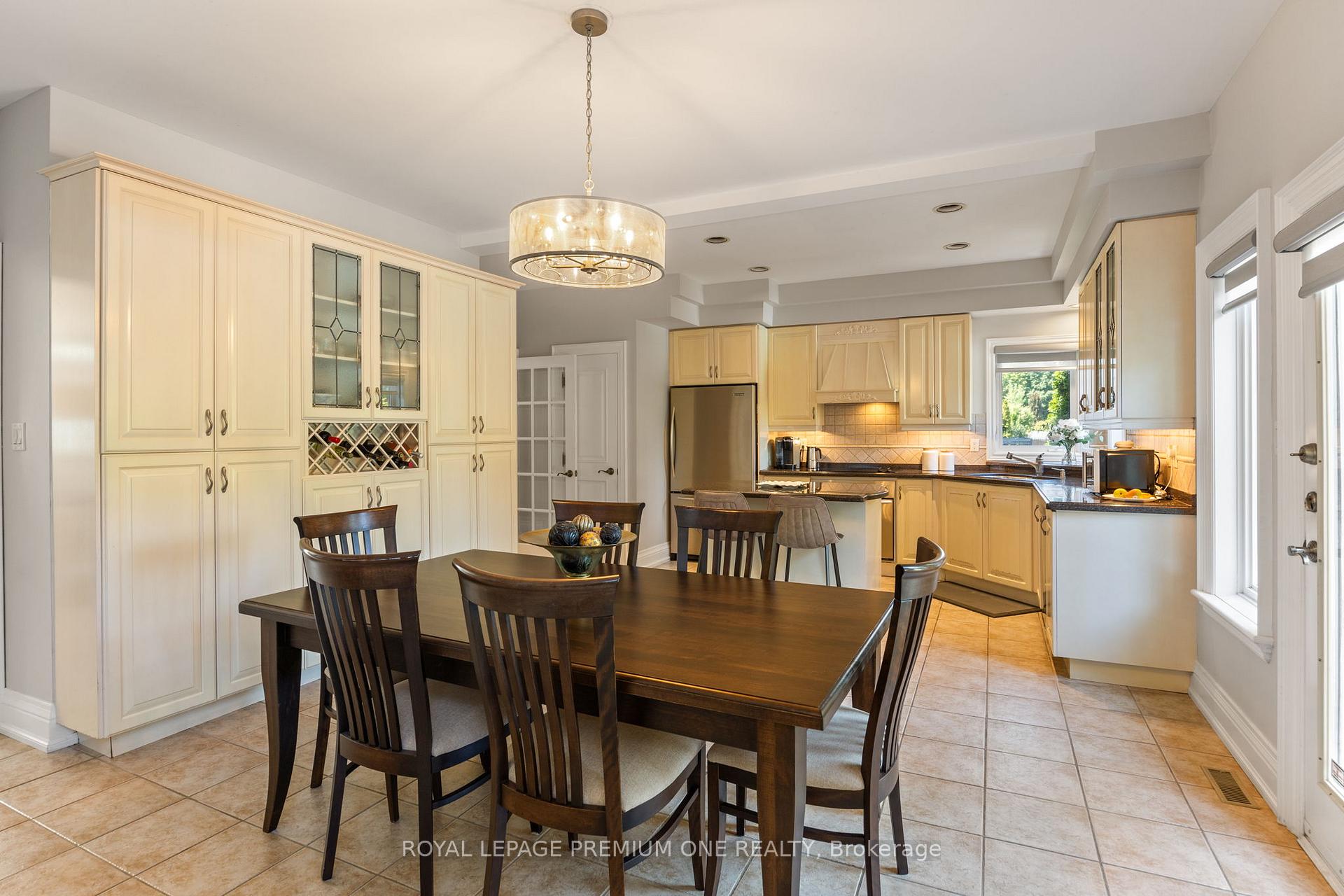 Photo 19 of 116 Pinemeadow Drive, Vaughan, East Woodbridge — HOMEH