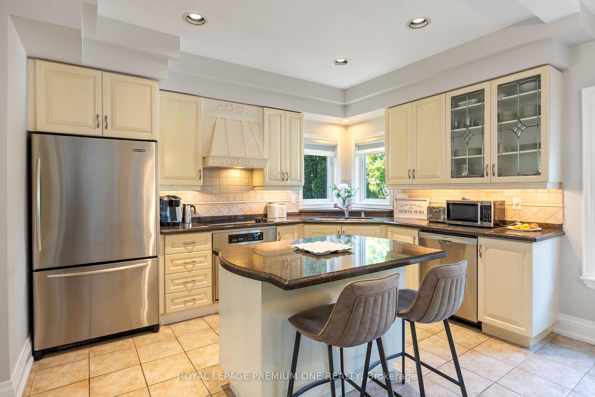 Photo 22 of 116 Pinemeadow Drive, Vaughan, East Woodbridge — HOMEH
