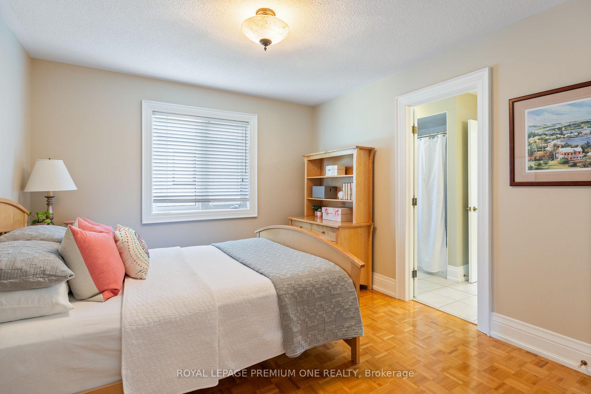 Photo 24 of 116 Pinemeadow Drive, Vaughan, East Woodbridge — HOMEH