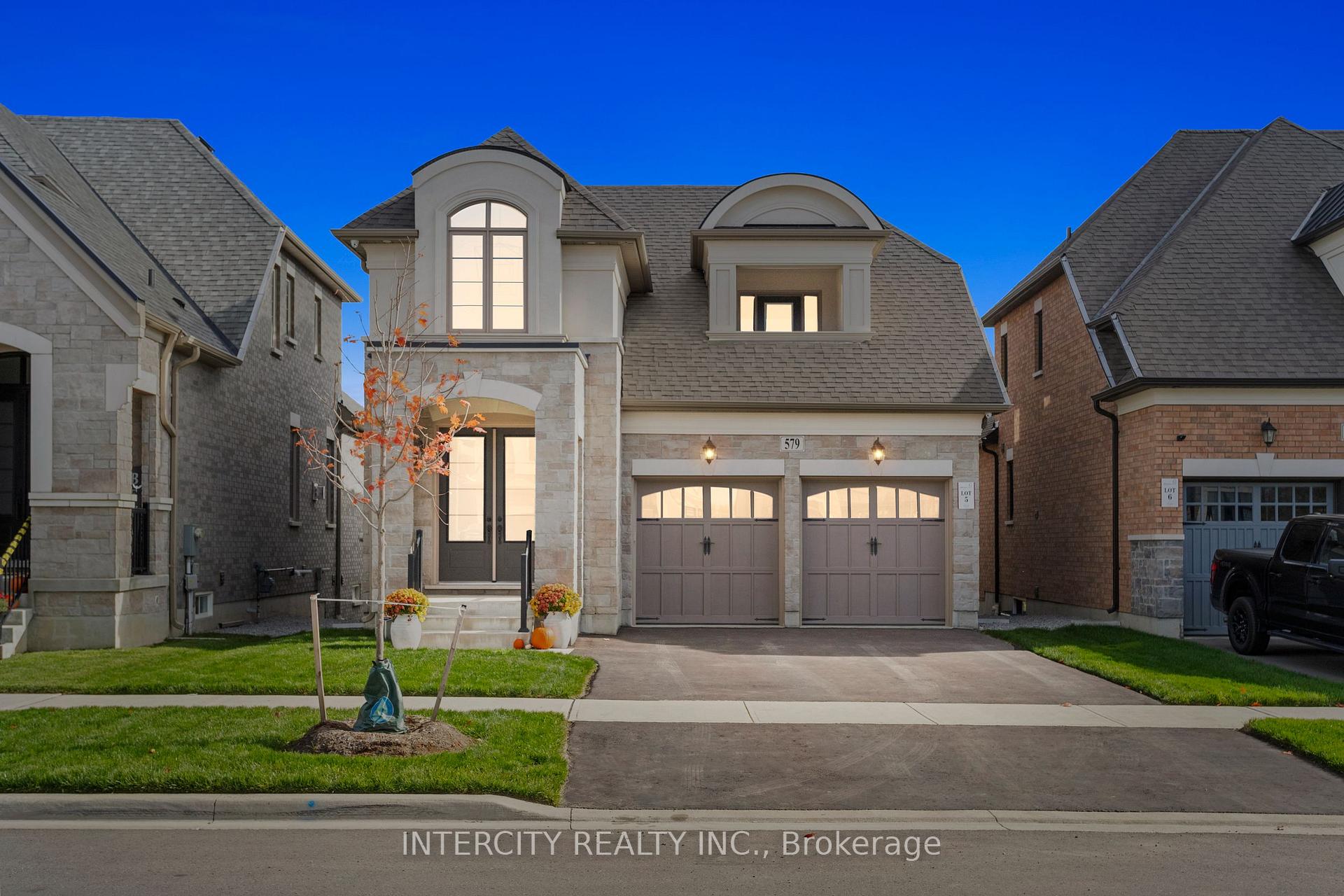 Front of 579 Kleinburg Summit Way