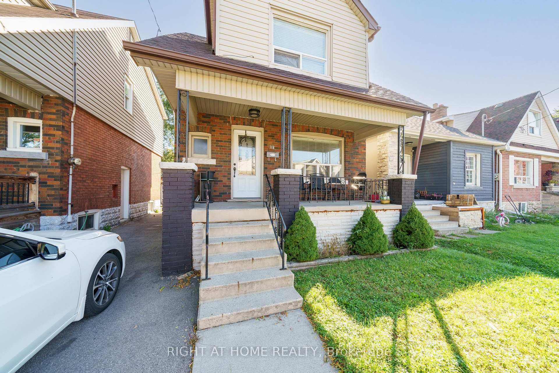 Photo 2 of 118 Barons Avenue N, Hamilton, Homeside — HOMEH