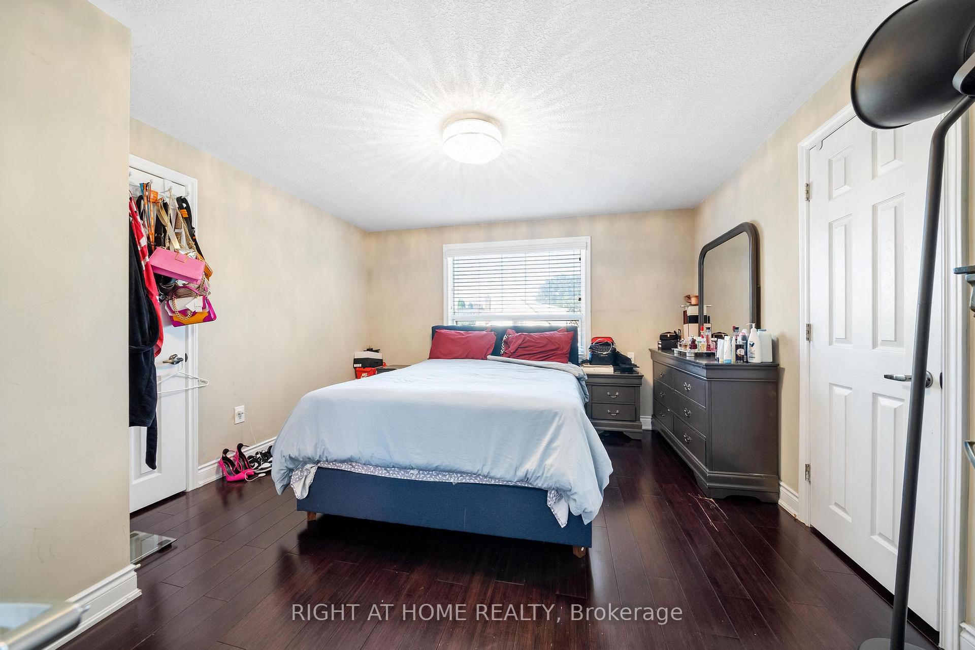 Photo 19 of 118 Barons Avenue N, Hamilton, Homeside — HOMEH