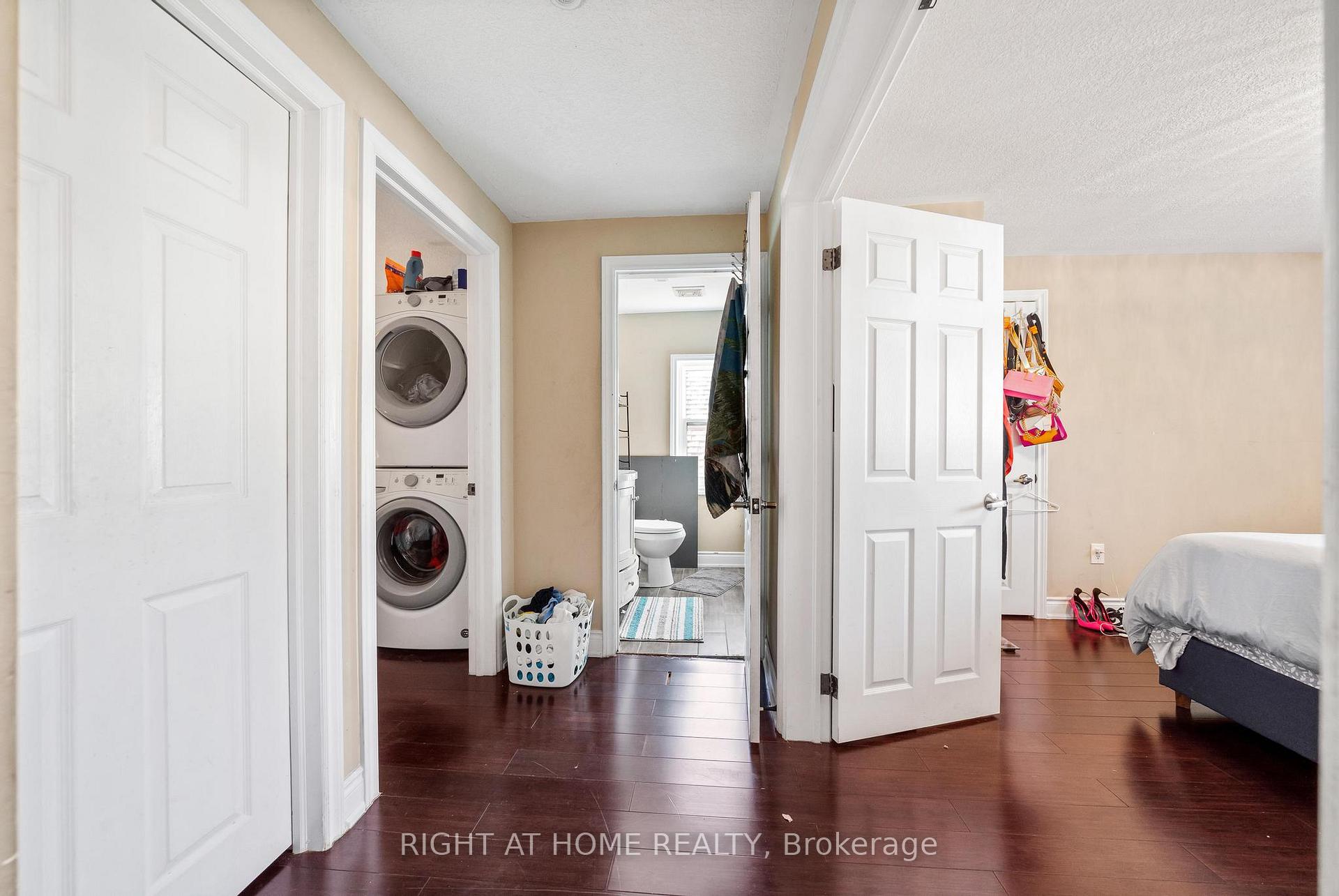 Photo 18 of 118 Barons Avenue N, Hamilton, Homeside — HOMEH
