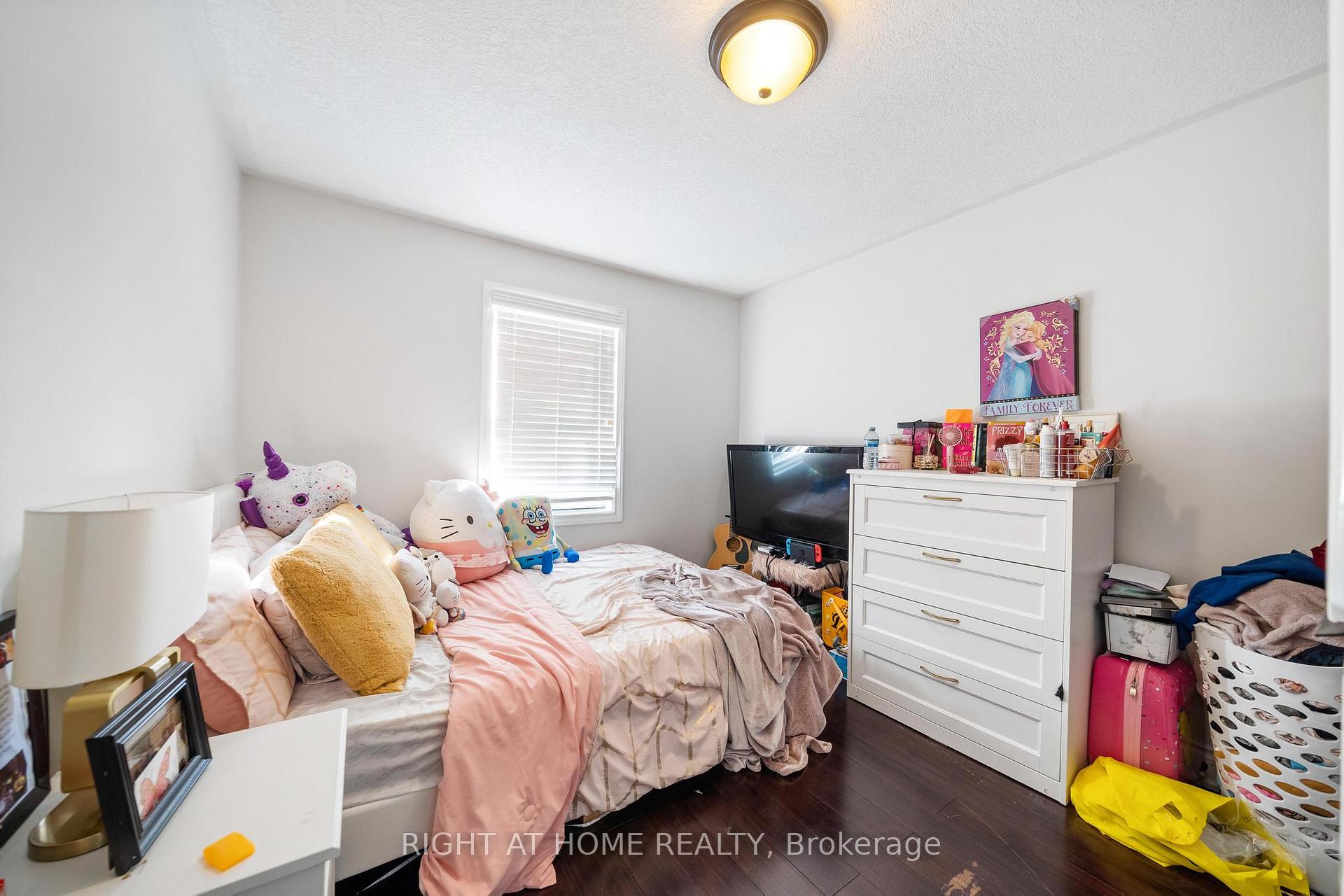 Photo 21 of 118 Barons Avenue N, Hamilton, Homeside — HOMEH