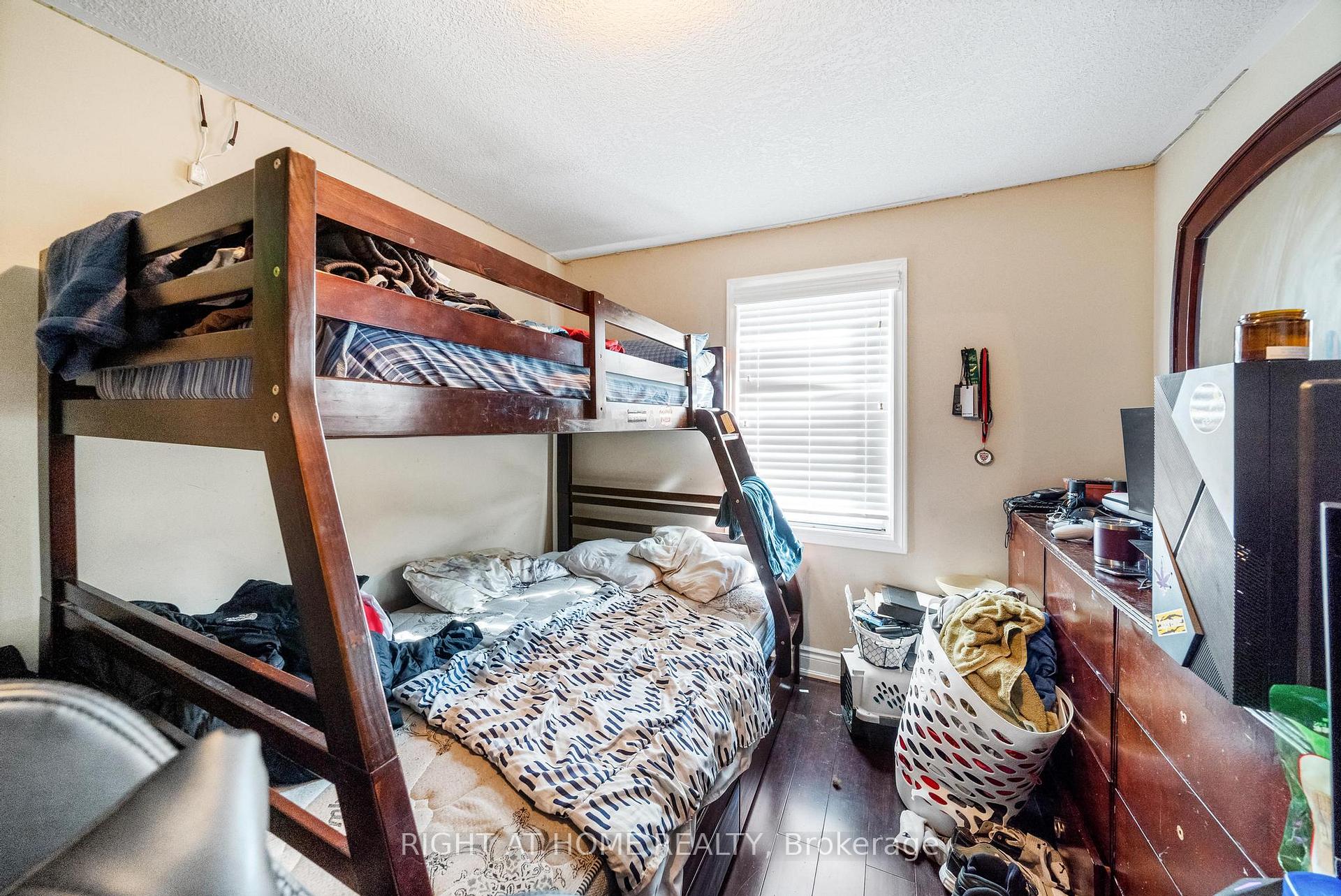 Photo 24 of 118 Barons Avenue N, Hamilton, Homeside — HOMEH