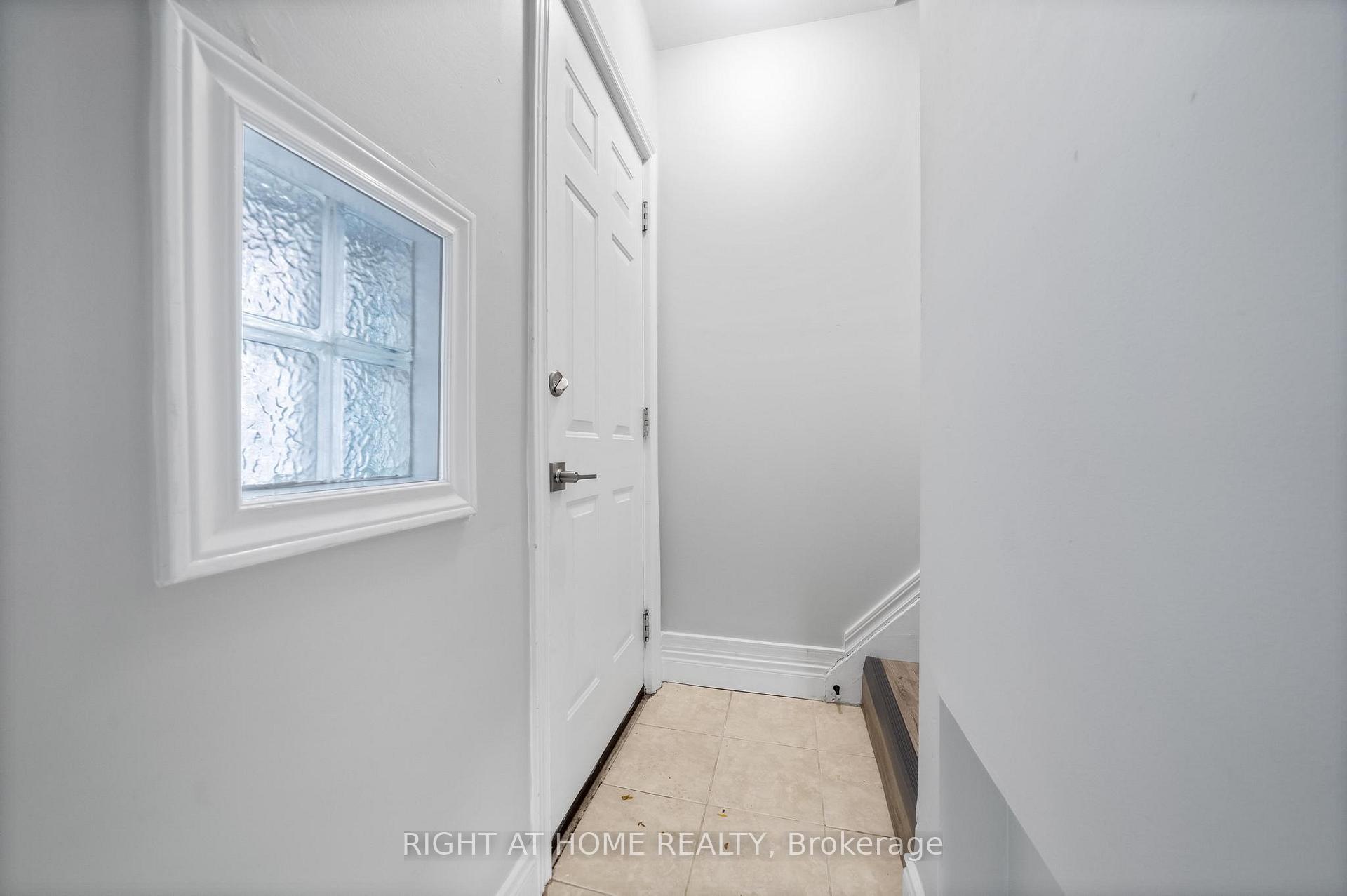 Photo 22 of 118 Barons Avenue N, Hamilton, Homeside — HOMEH