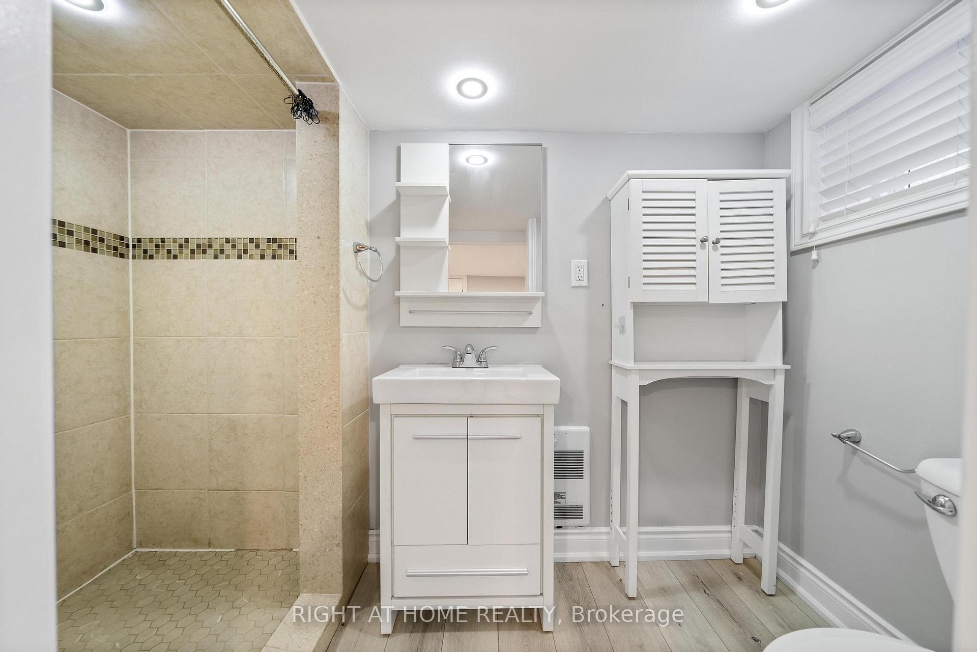 Photo 23 of 118 Barons Avenue N, Hamilton, Homeside — HOMEH