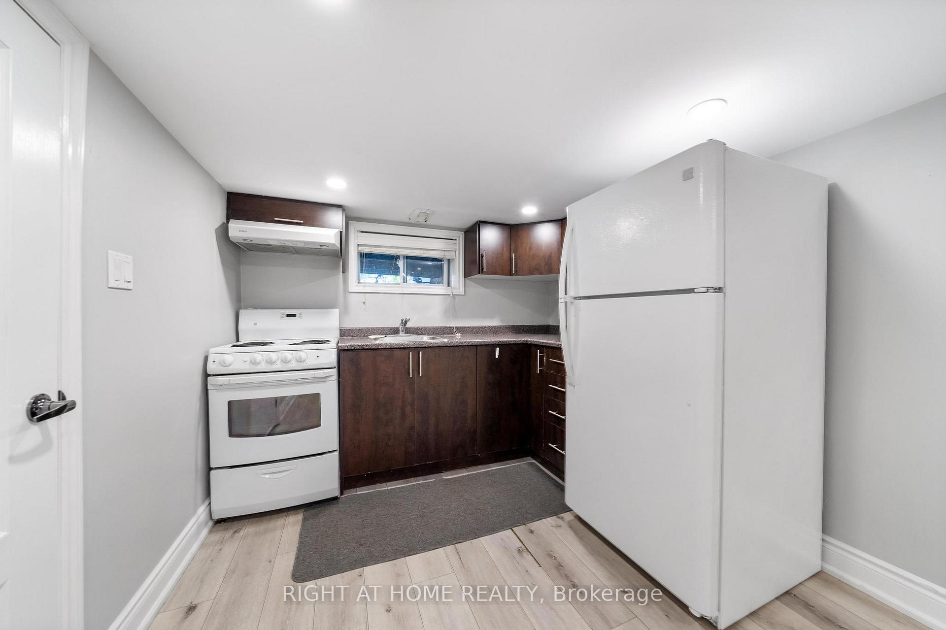Photo 31 of 118 Barons Avenue N, Hamilton, Homeside — HOMEH