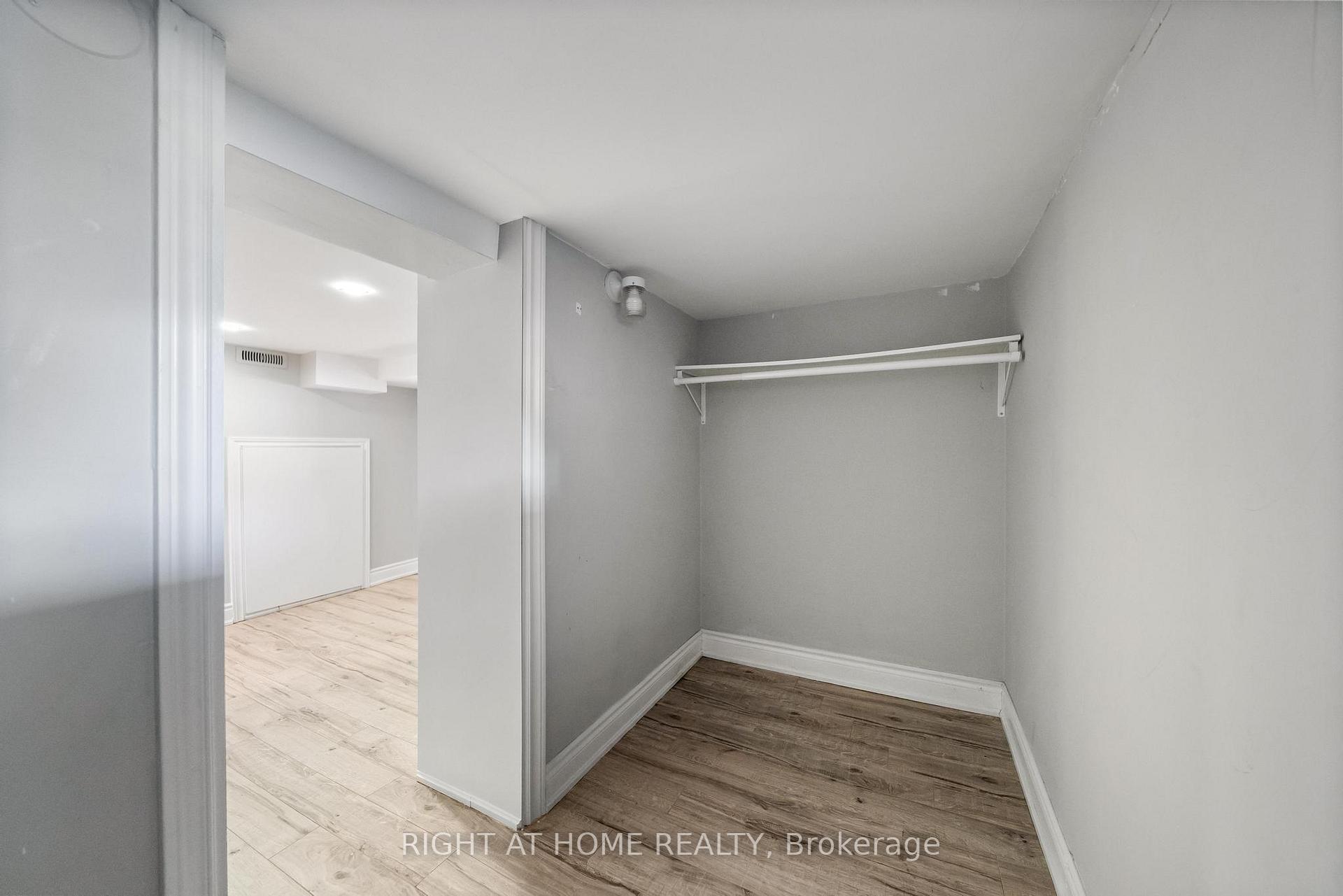 Photo 36 of 118 Barons Avenue N, Hamilton, Homeside — HOMEH