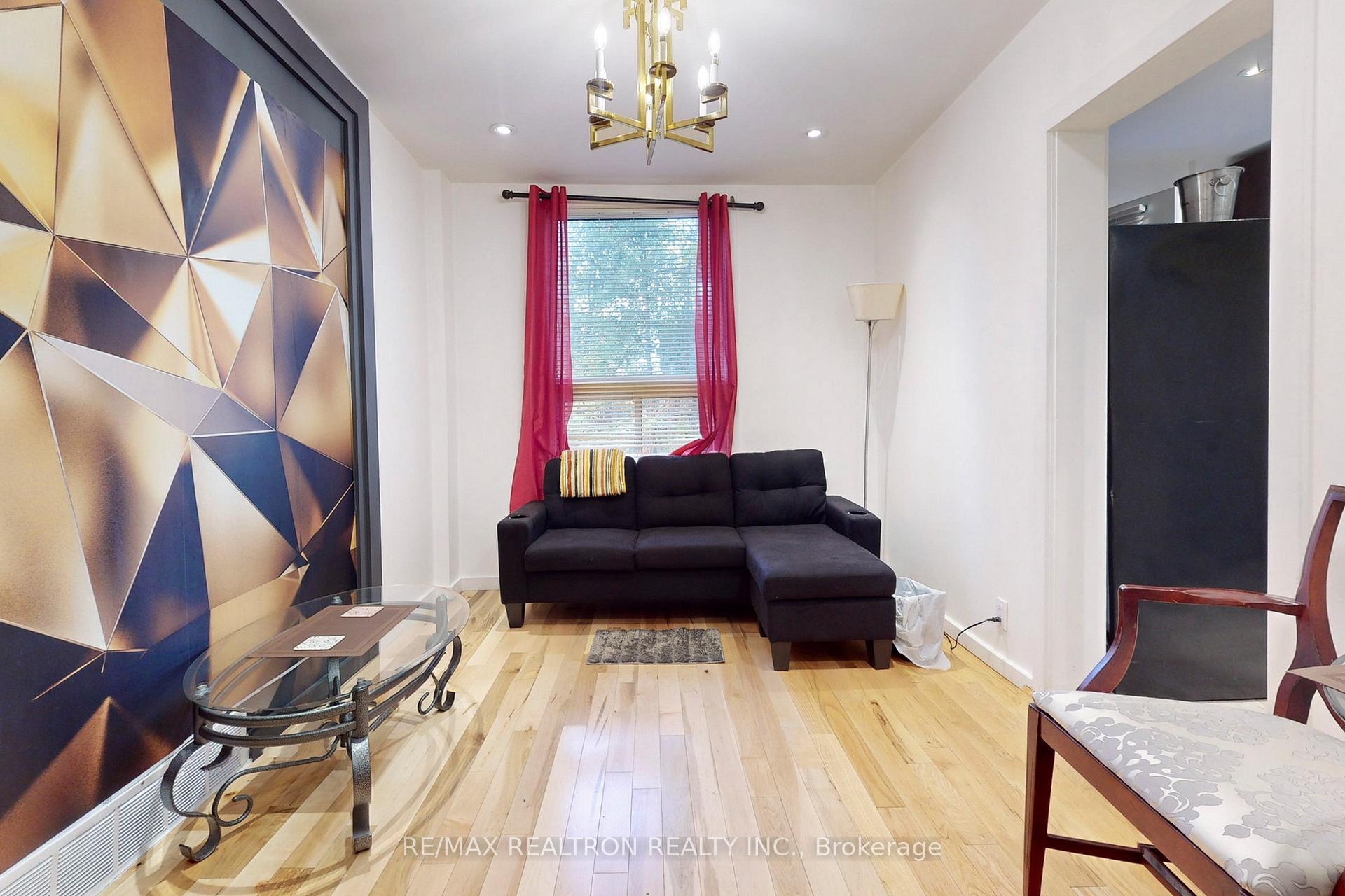 Photo 8 of 441 Wentworth Street N, Hamilton, Beasley — HOMEH