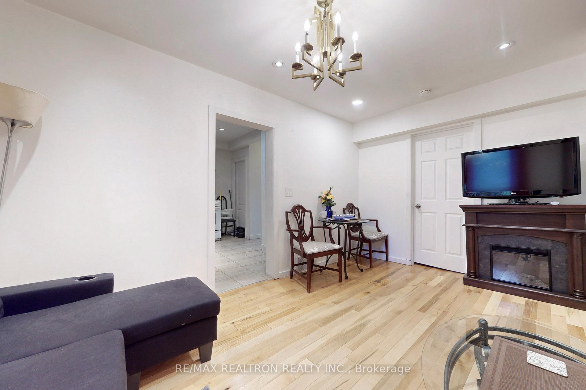 Photo 6 of 441 Wentworth Street N, Hamilton, Beasley — HOMEH
