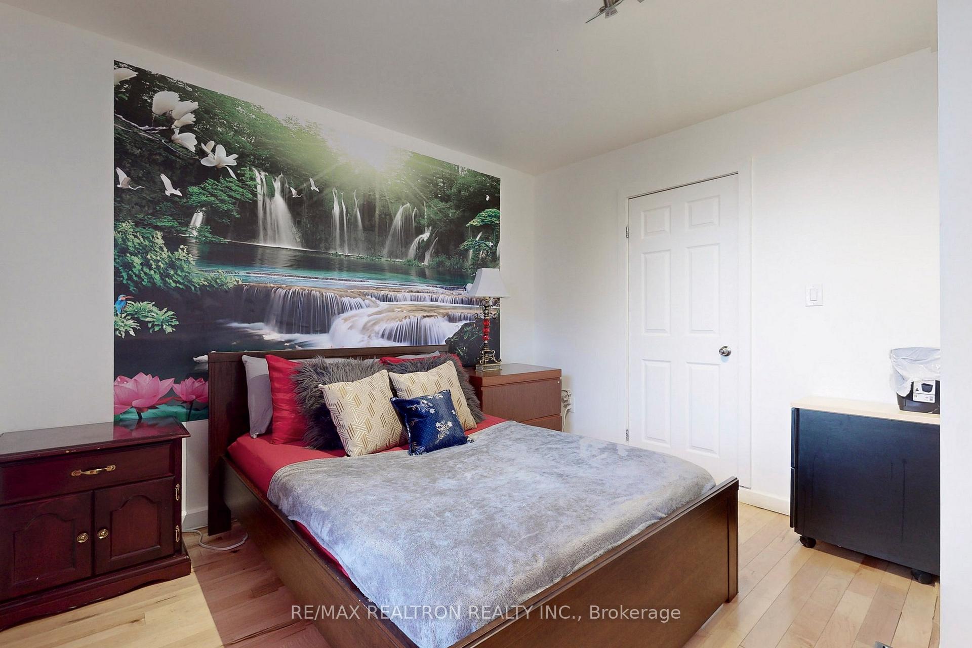 Photo 12 of 441 Wentworth Street N, Hamilton, Beasley — HOMEH