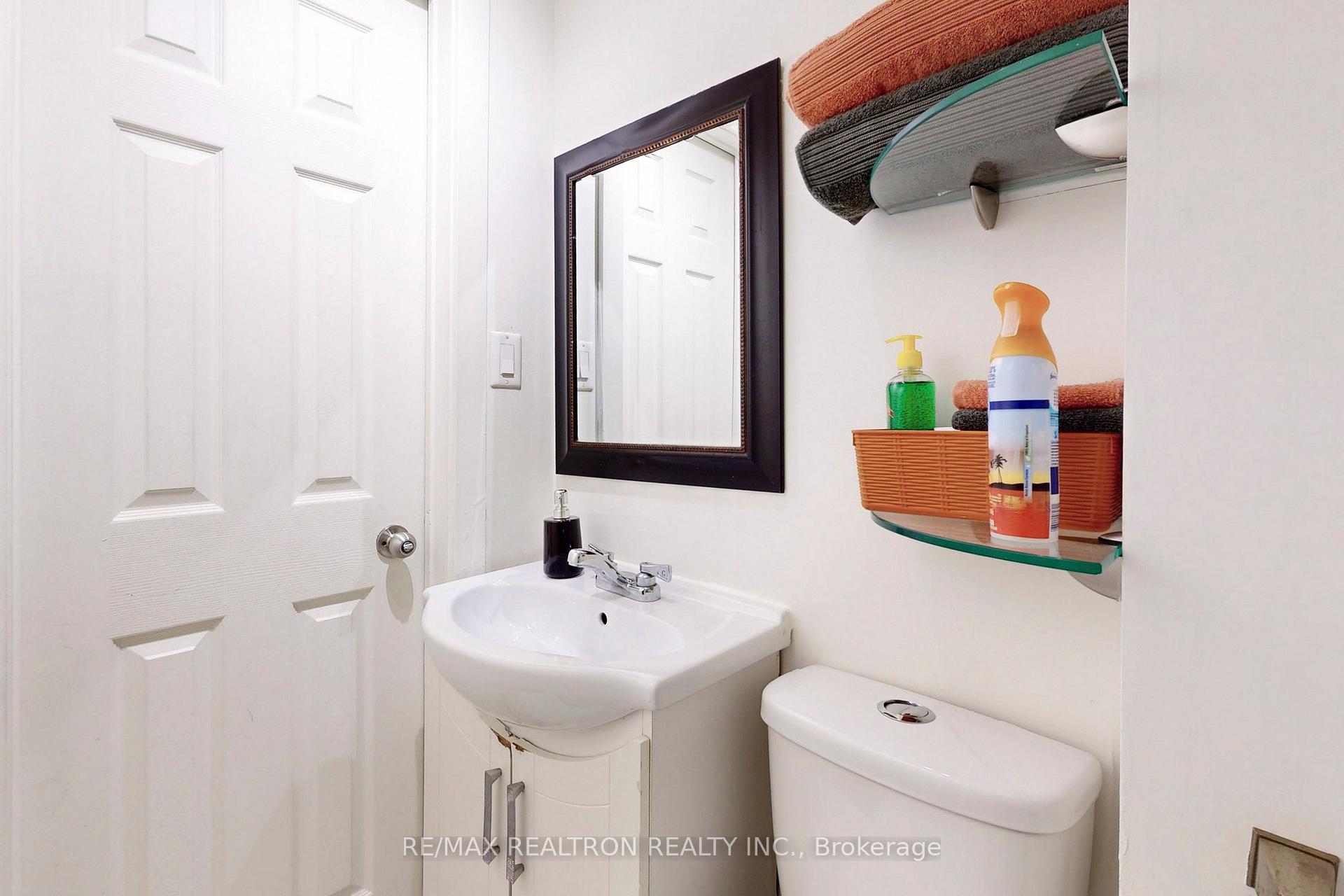 Photo 14 of 441 Wentworth Street N, Hamilton, Beasley — HOMEH