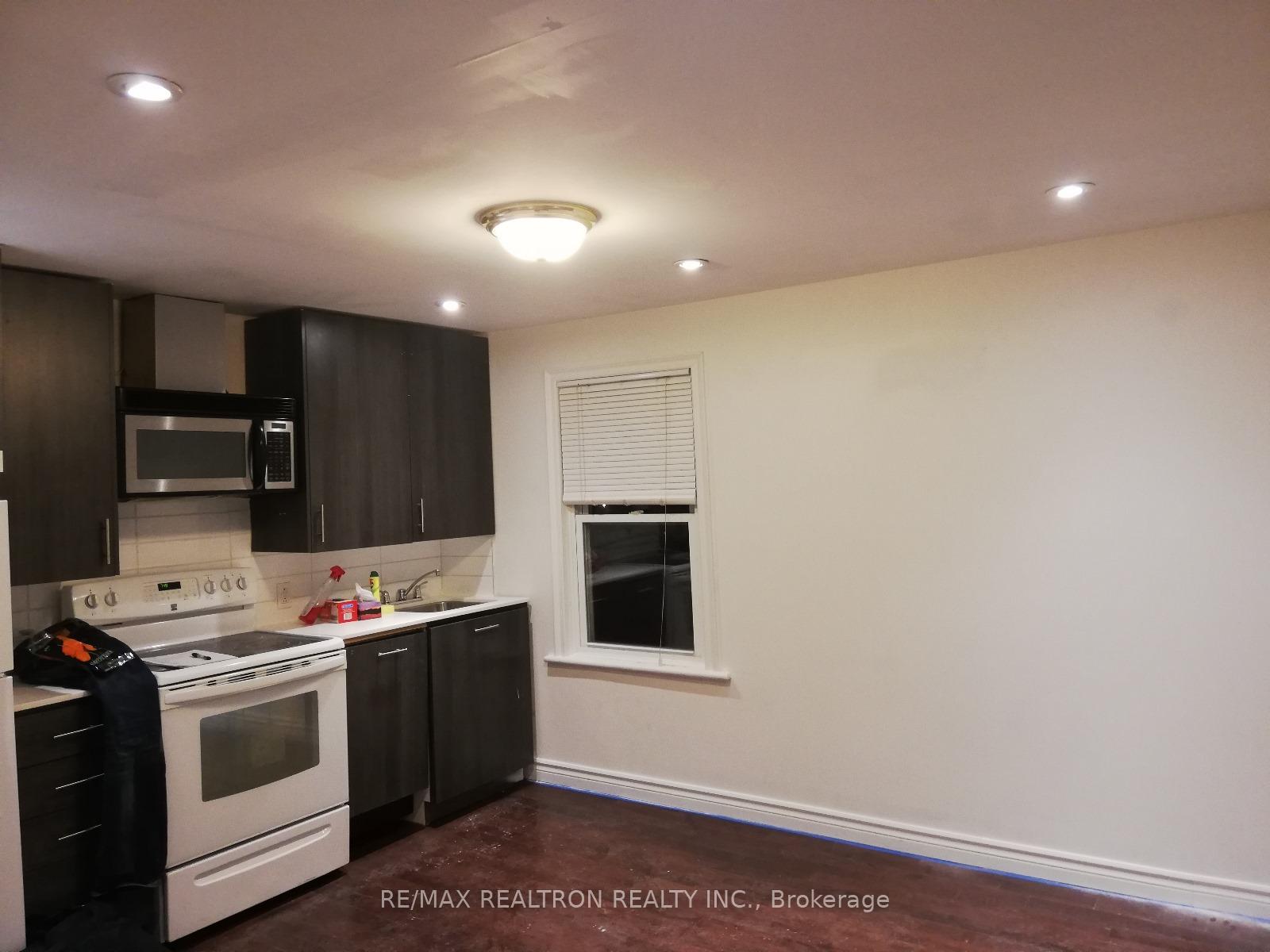 Photo 13 of 441 Wentworth Street N, Hamilton, Beasley — HOMEH