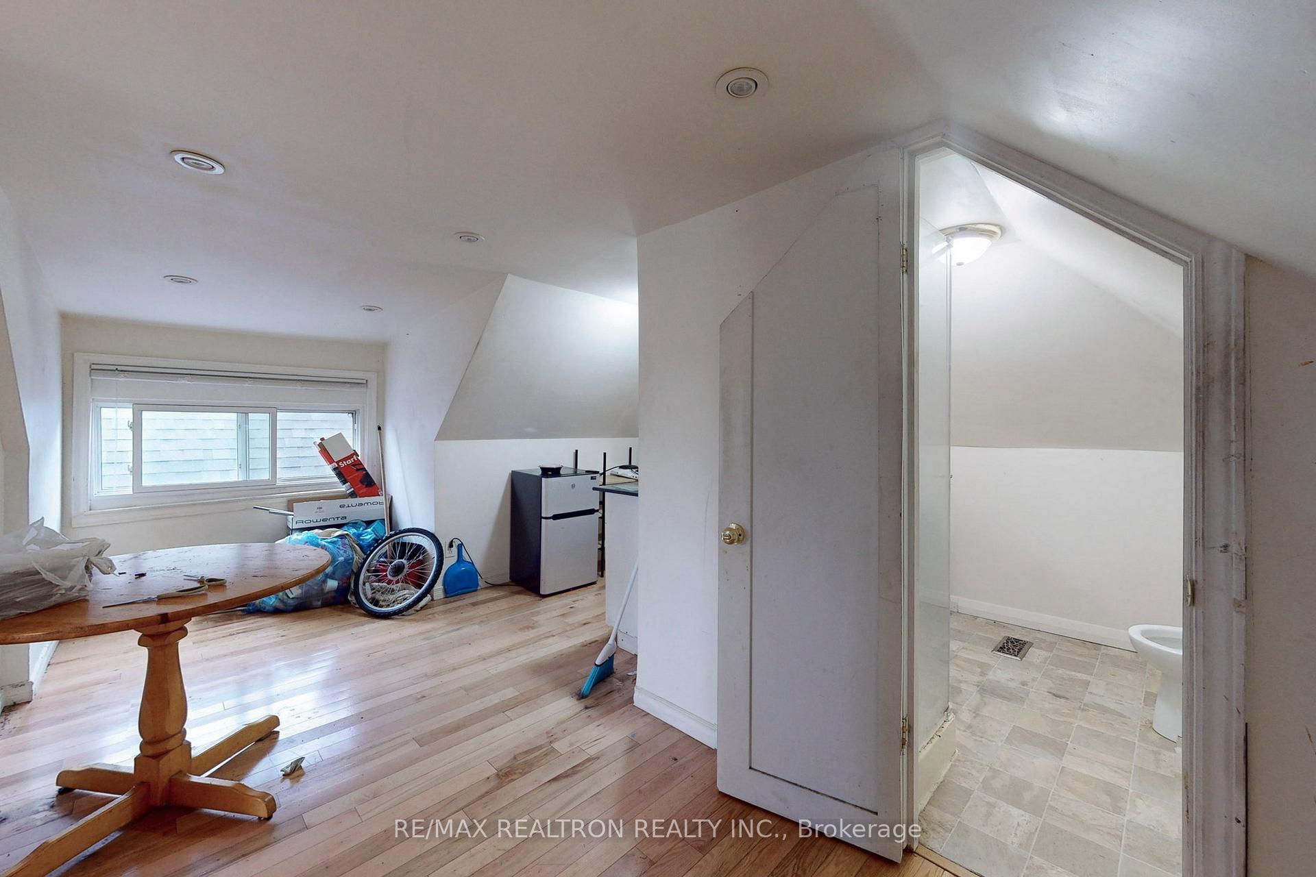Photo 25 of 441 Wentworth Street N, Hamilton, Beasley — HOMEH