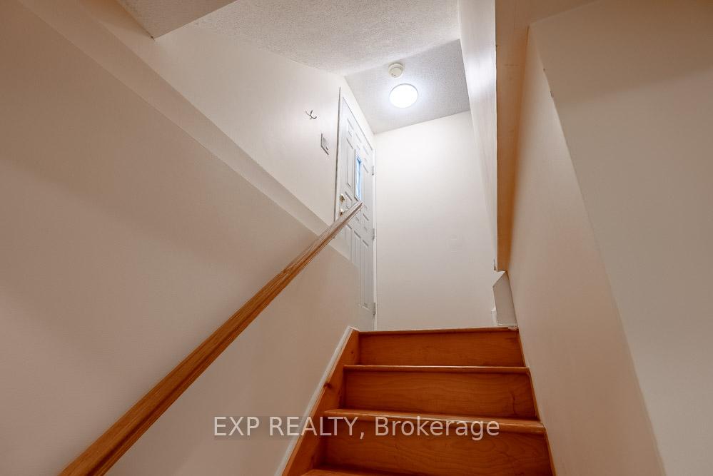 Photo 2 of Unit B, 196 Old Colony Road, Ottawa, Kanata - Glencairn/Hazeldean — HOMEH