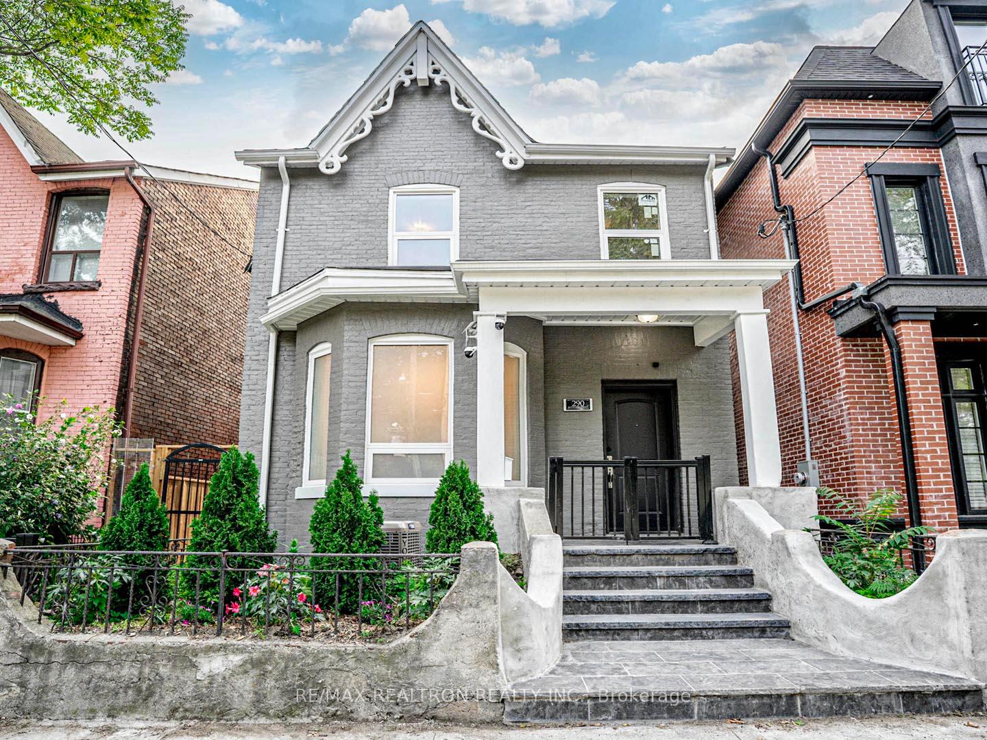 Front of 290 Bathurst Street