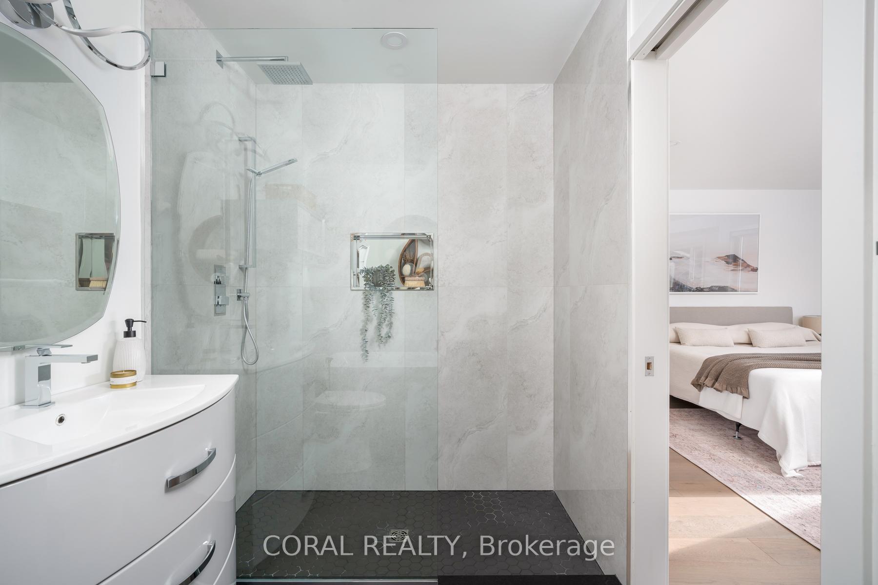 Photo 23 of 14 Westbrook Avenue, Toronto, Woodbine-Lumsden — HOMEH