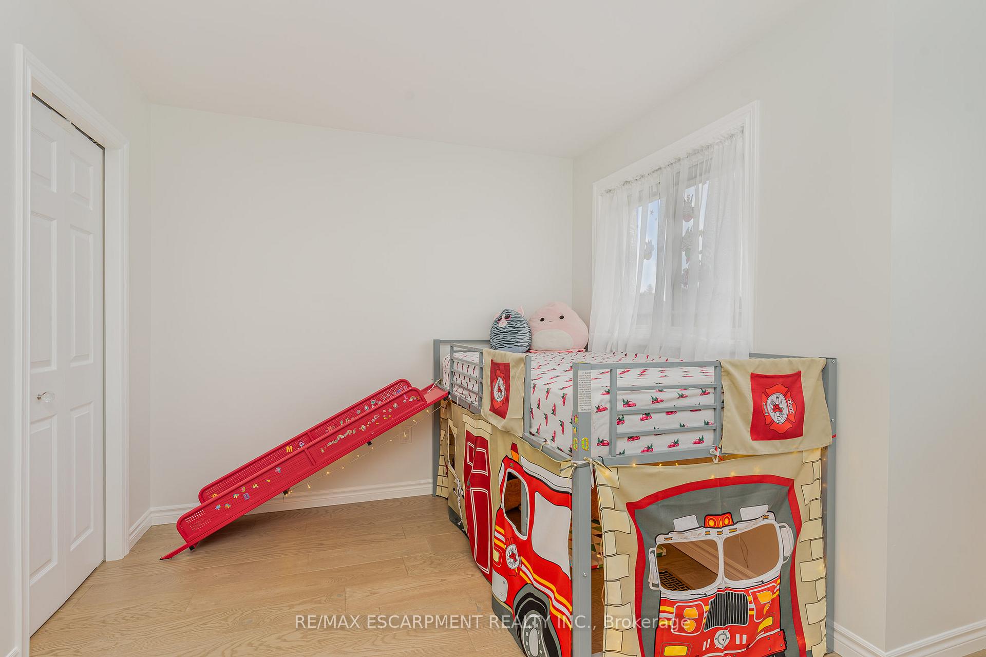 Photo 15 of 96 Stoneglen Way, Hamilton, Mount Hope — HOMEH