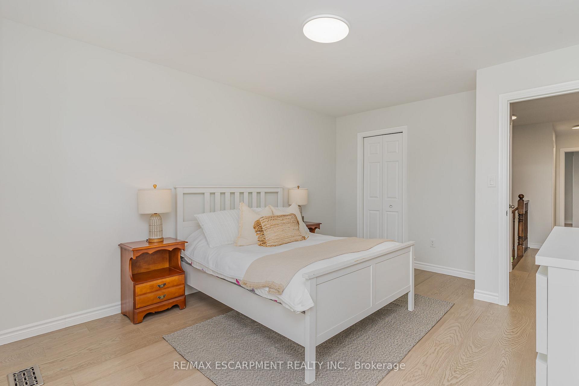 Photo 19 of 96 Stoneglen Way, Hamilton, Mount Hope — HOMEH