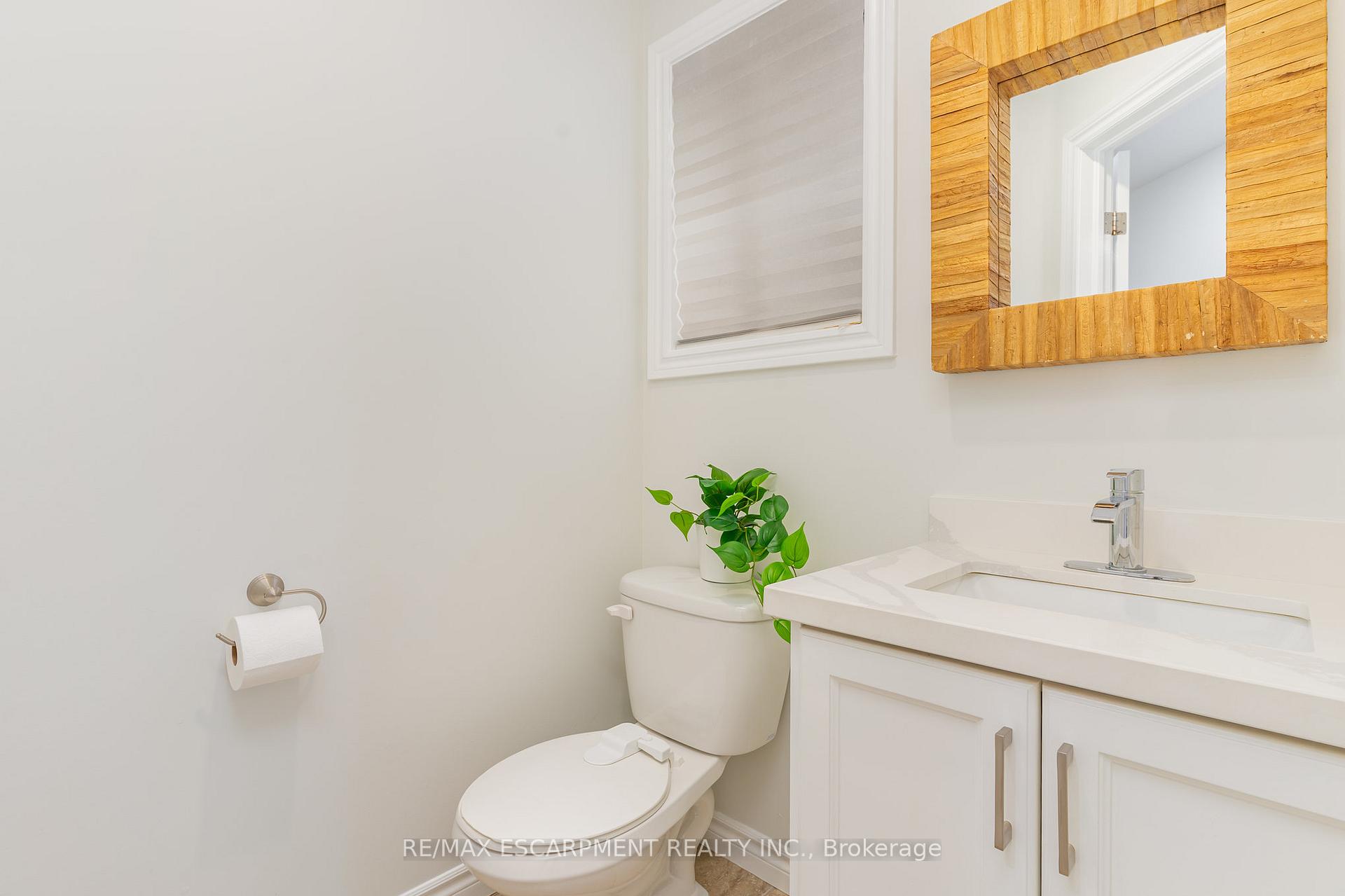 Photo 18 of 96 Stoneglen Way, Hamilton, Mount Hope — HOMEH