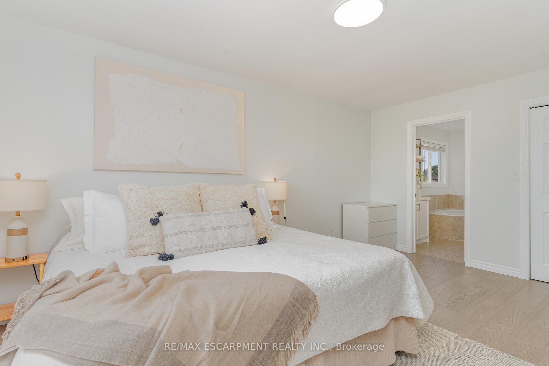 Photo 20 of 96 Stoneglen Way, Hamilton, Mount Hope — HOMEH