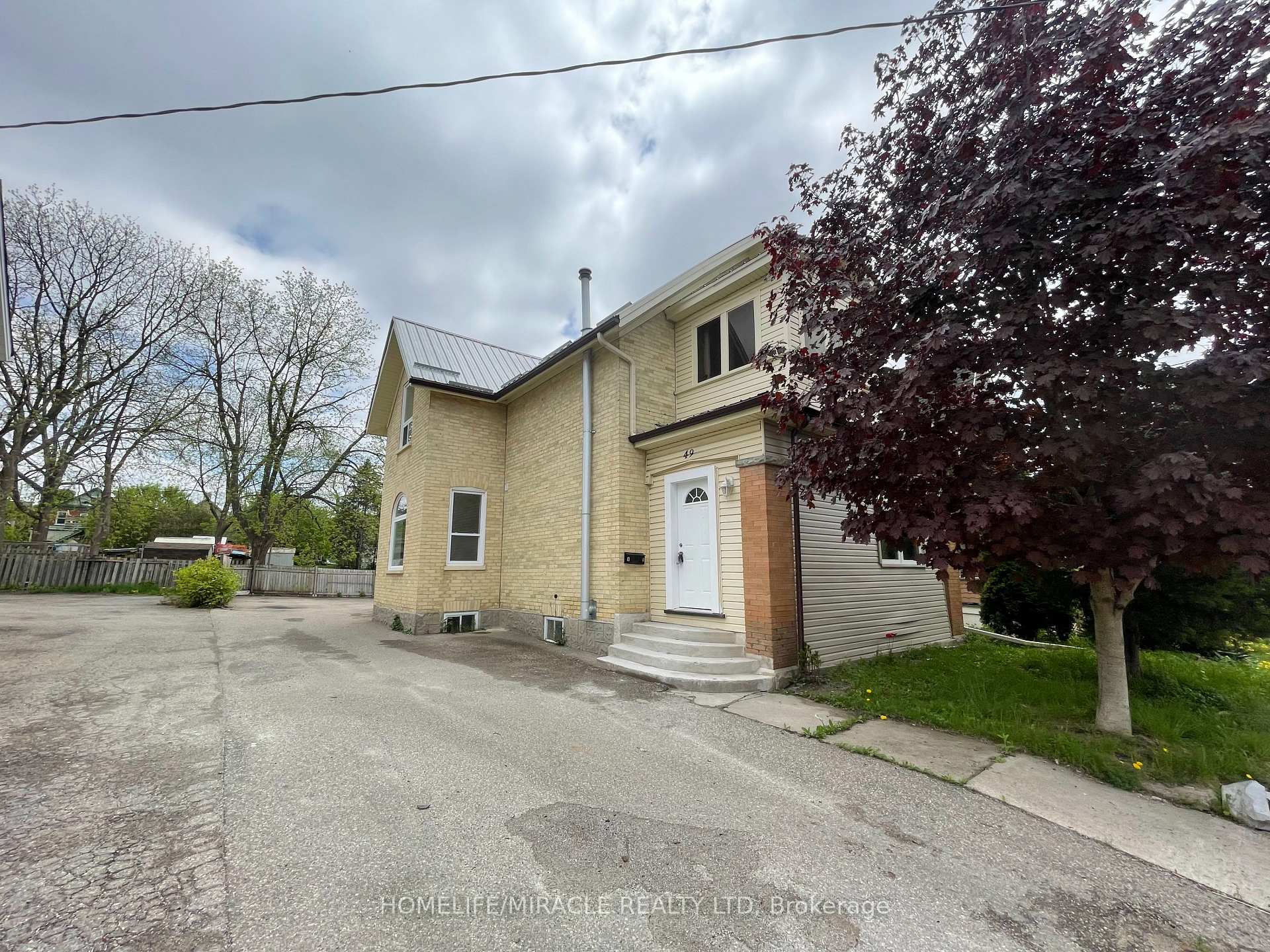 Photo 3 of Unit 1, 49 Madison Avenue N, Kitchener — HOMEH