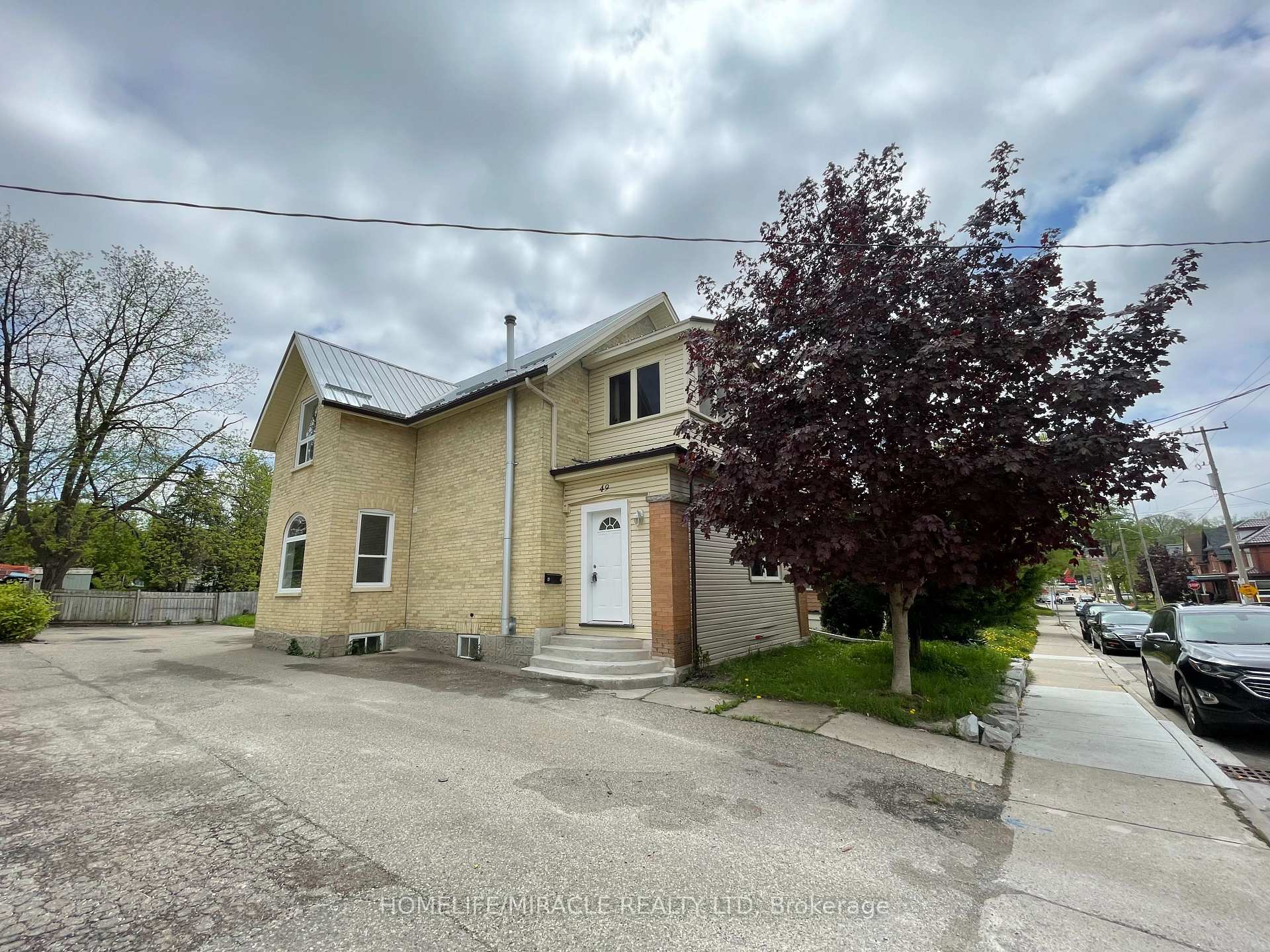 Photo 8 of Unit 1, 49 Madison Avenue N, Kitchener — HOMEH