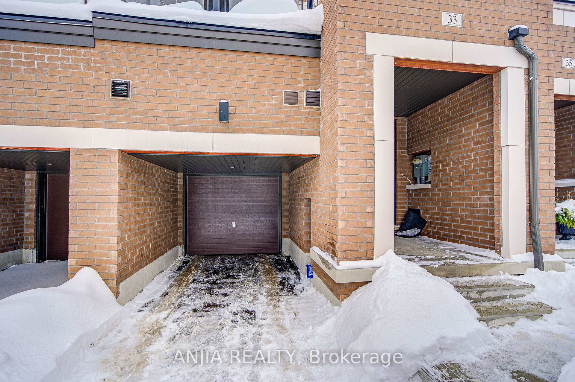 Photo 2 of 33 Bluebird Lane, Barrie, Painswick South — HOMEH