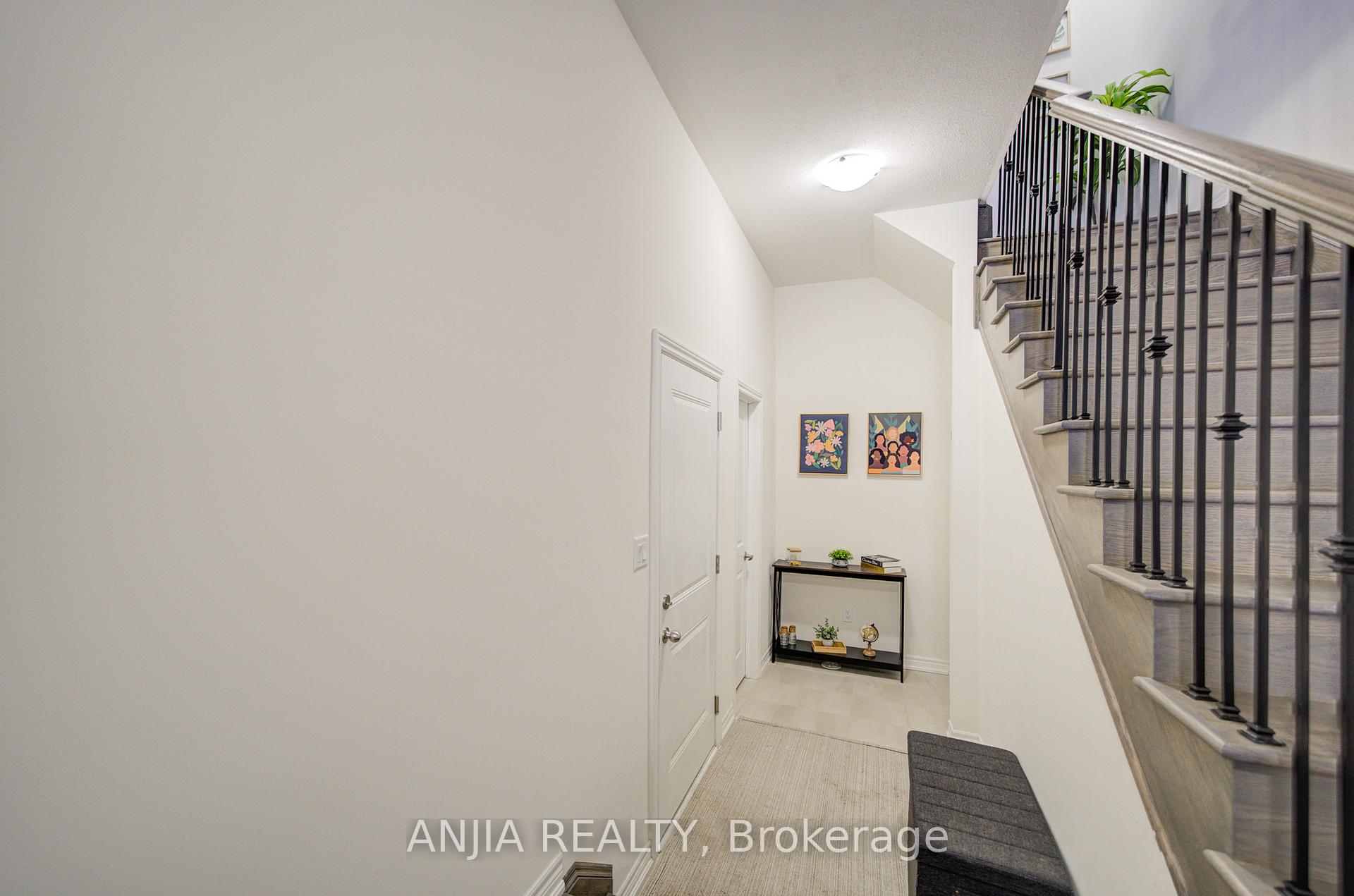 Photo 9 of 33 Bluebird Lane, Barrie, Painswick South — HOMEH