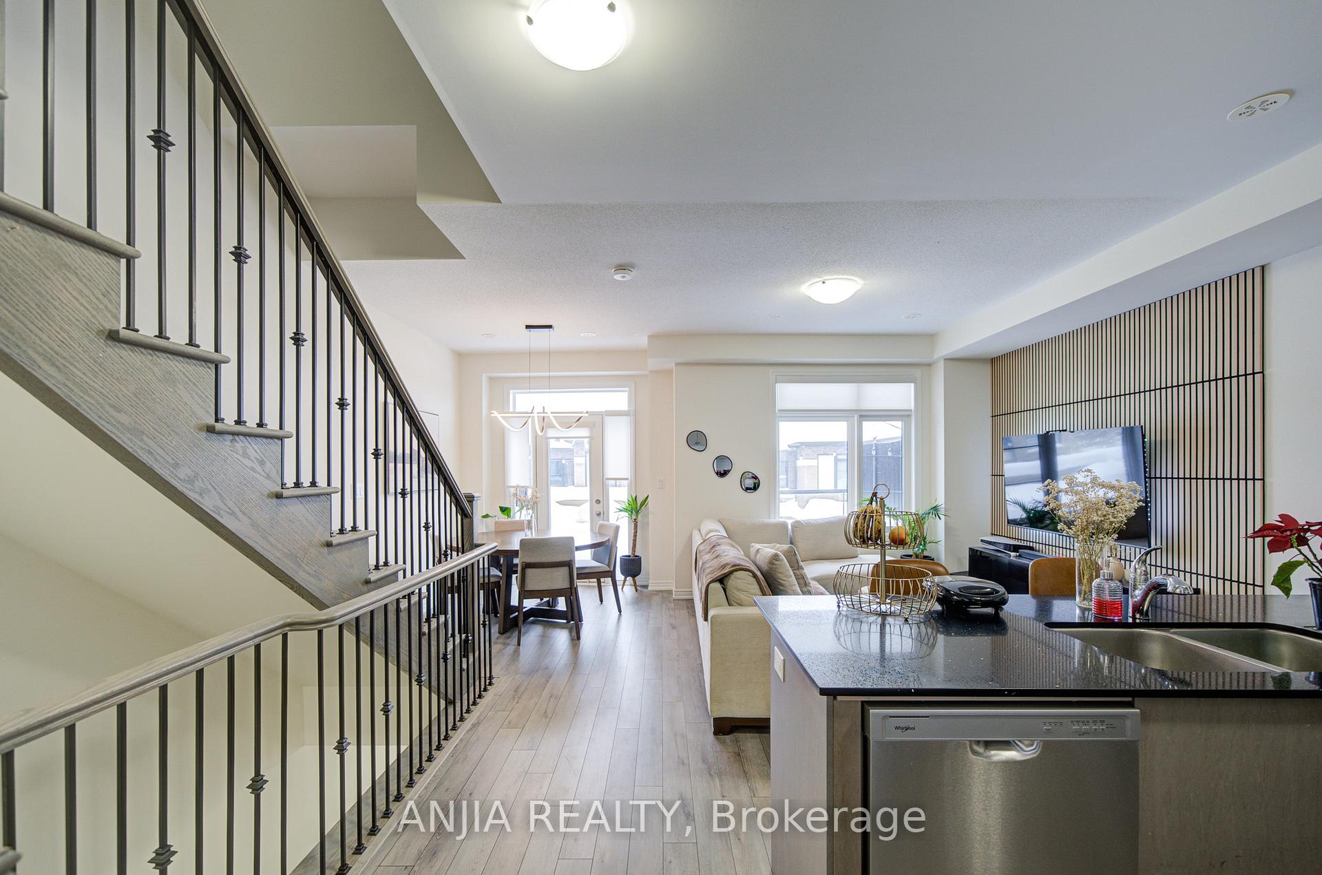 Photo 15 of 33 Bluebird Lane, Barrie, Painswick South — HOMEH