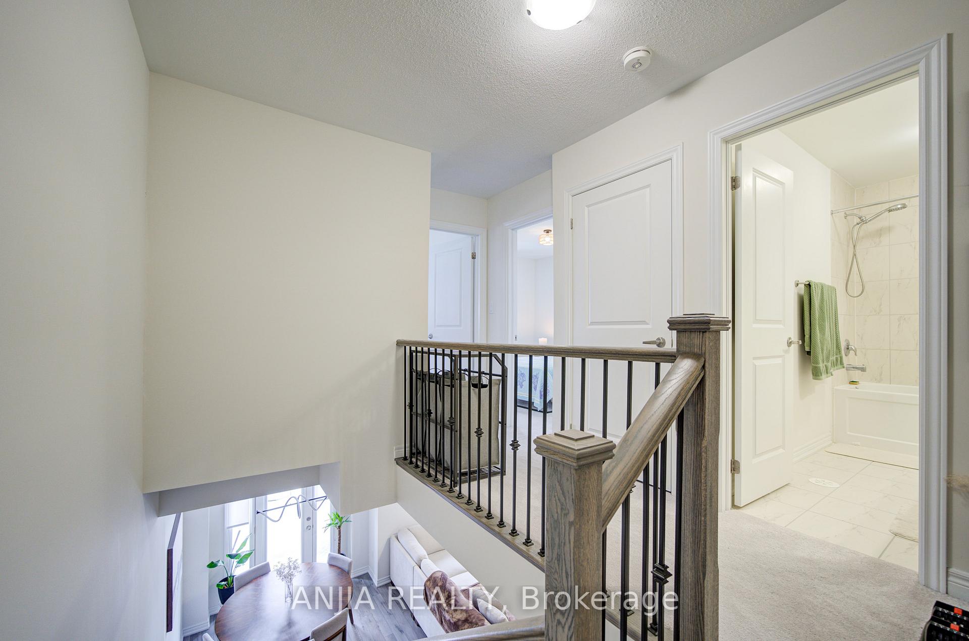Photo 37 of 33 Bluebird Lane, Barrie, Painswick South — HOMEH
