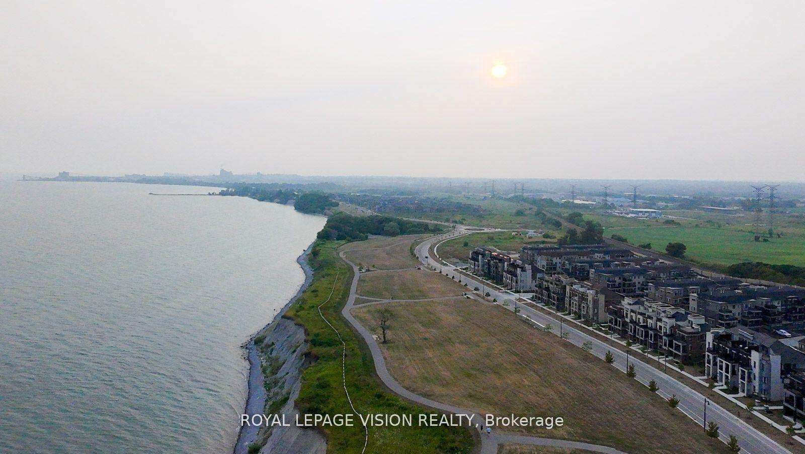 Photo 19 of 74 Caspian Square, Clarington, Bowmanville — HOMEH