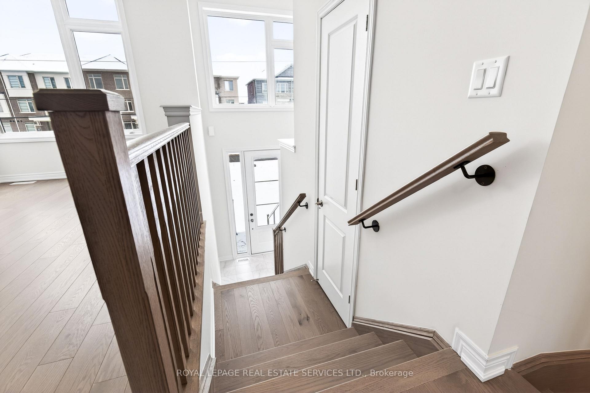 Photo 5 of Unit Unit A, 3211 Sixth Line, Oakville, Glenorchy — HOMEH
