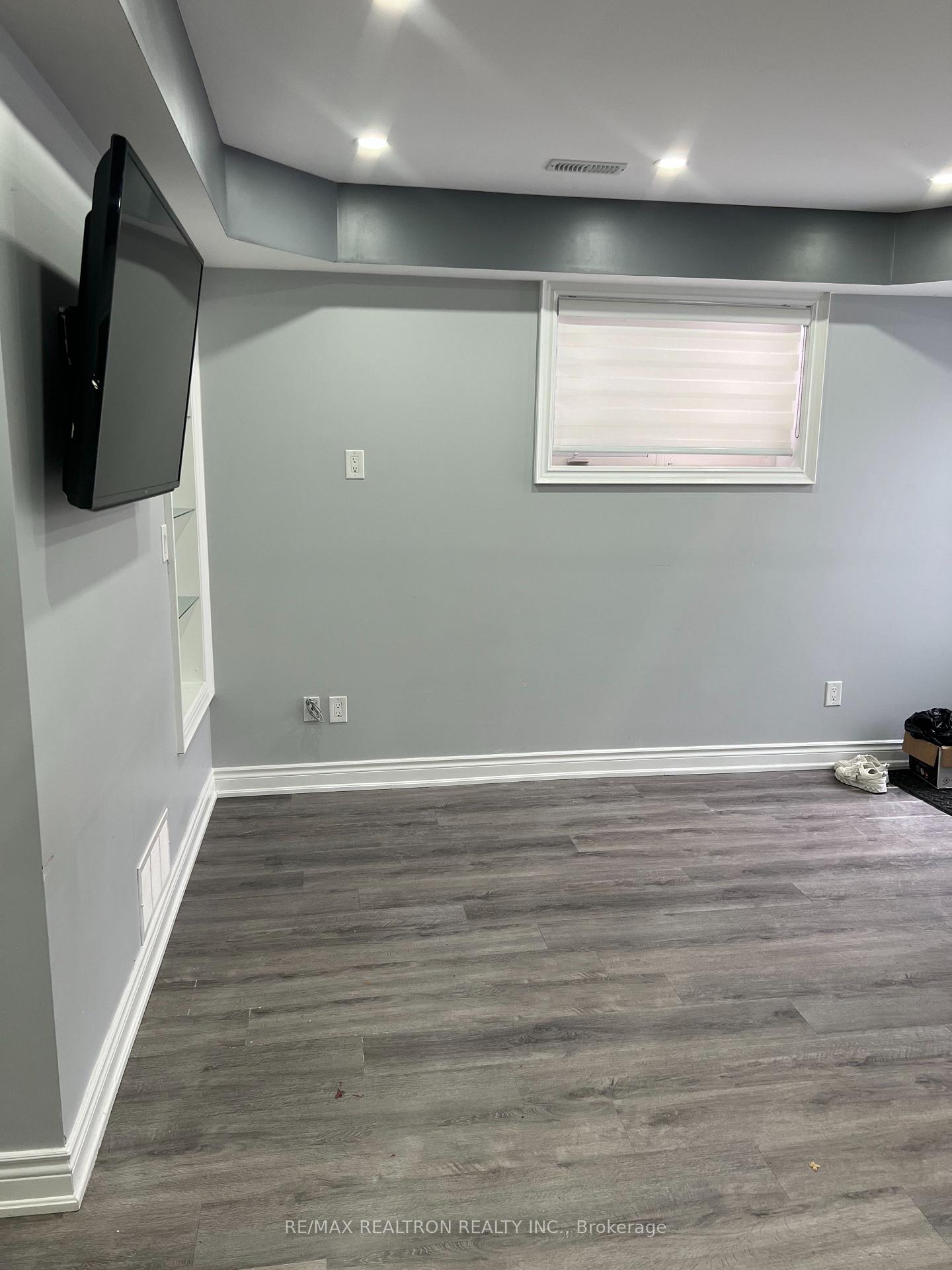 Photo 2 of Unit Bsmt, 36 Muscat Crescent, Ajax, Northeast Ajax — HOMEH