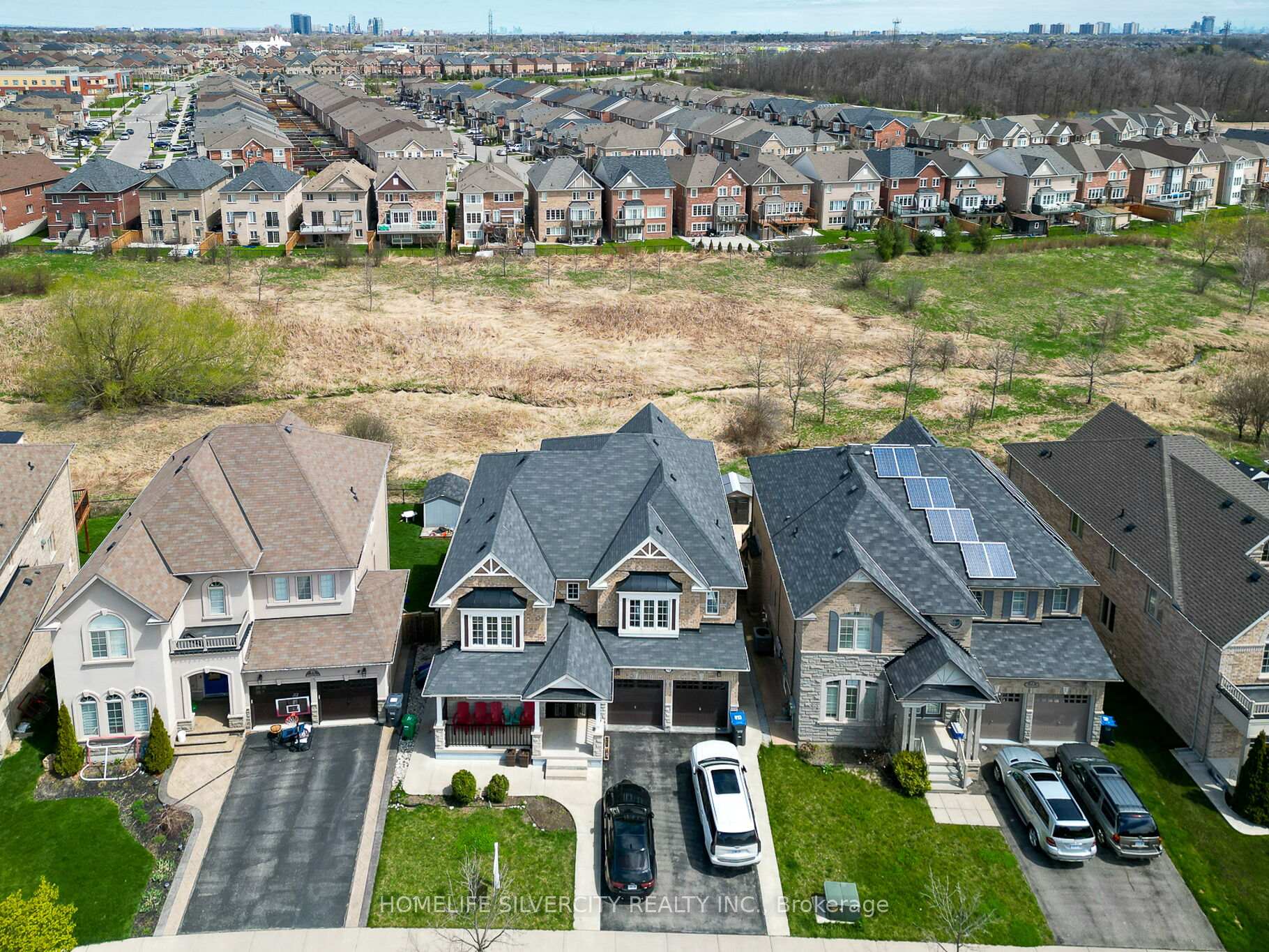 Photo 40 of 73 Pathway Drive, Brampton, Credit Valley — HOMEH