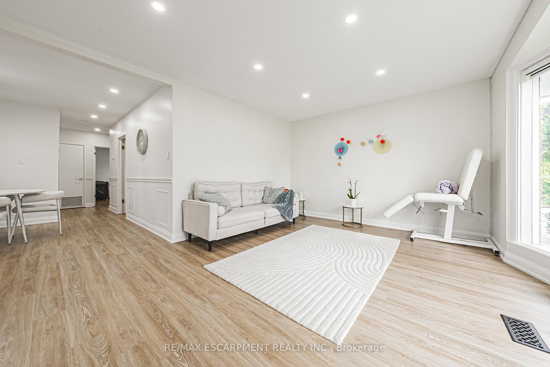 Photo 5 of 96 Cardinal Drive, Hamilton, Bruleville — HOMEH