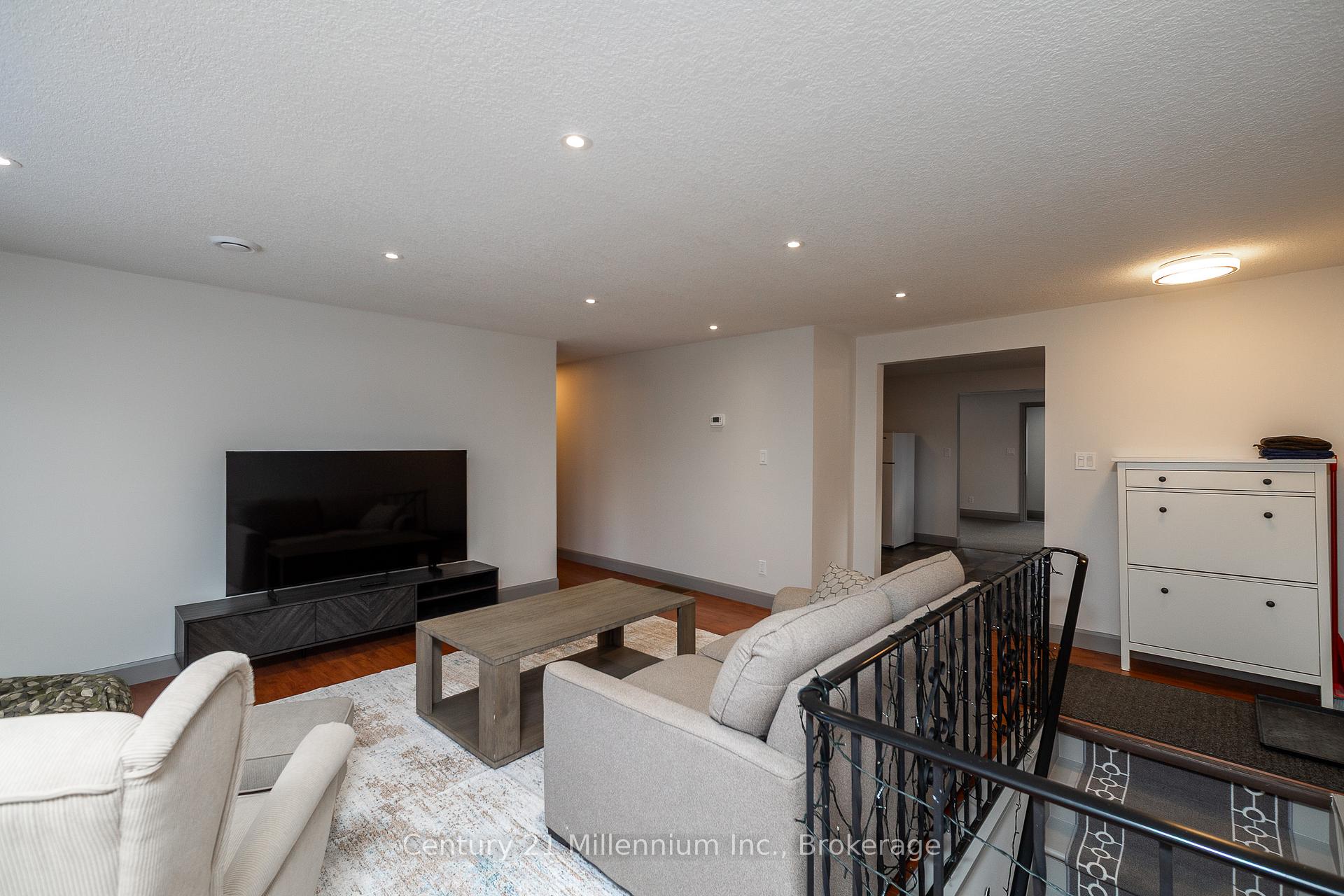 Photo 13 of Unit B, 413 Queen Street, Arran-Elderslie — HOMEH