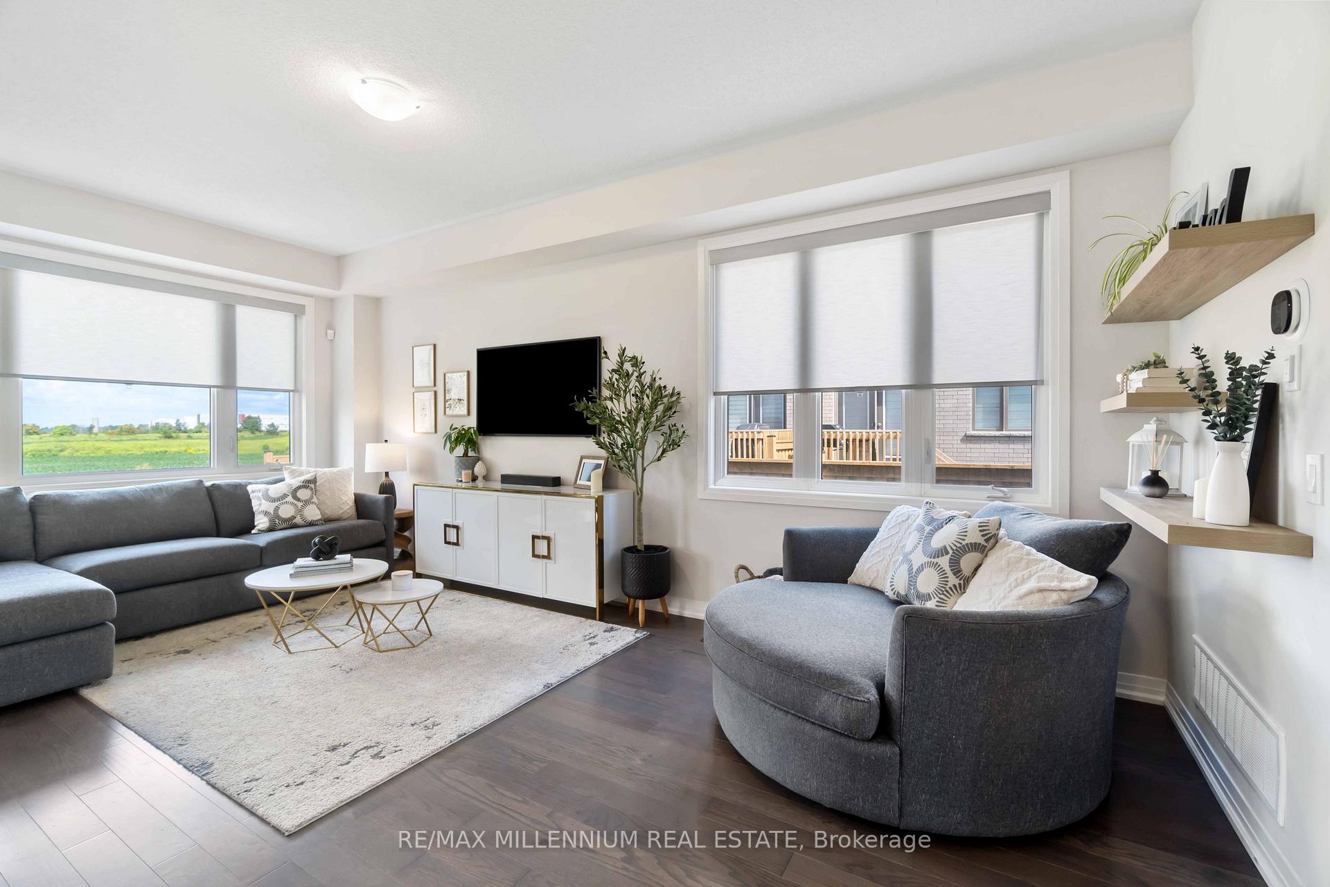 Photo 9 of 28 Freedom Crescent, Hamilton, Mount Hope — HOMEH