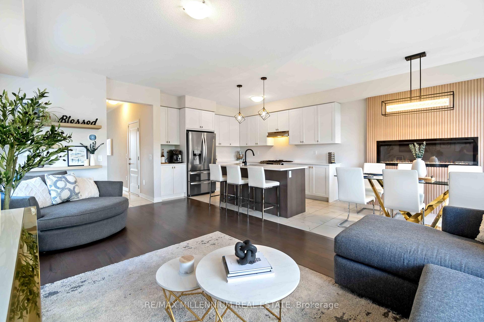 Photo 11 of 28 Freedom Crescent, Hamilton, Mount Hope — HOMEH