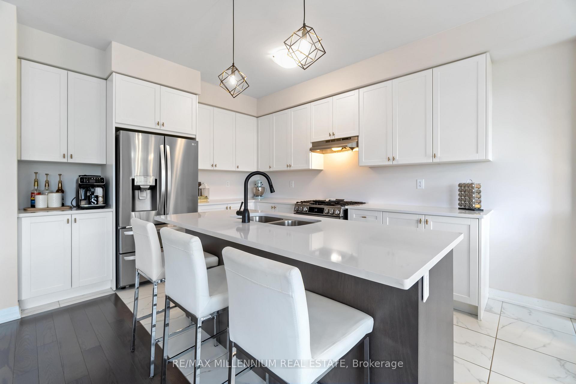 Photo 14 of 28 Freedom Crescent, Hamilton, Mount Hope — HOMEH