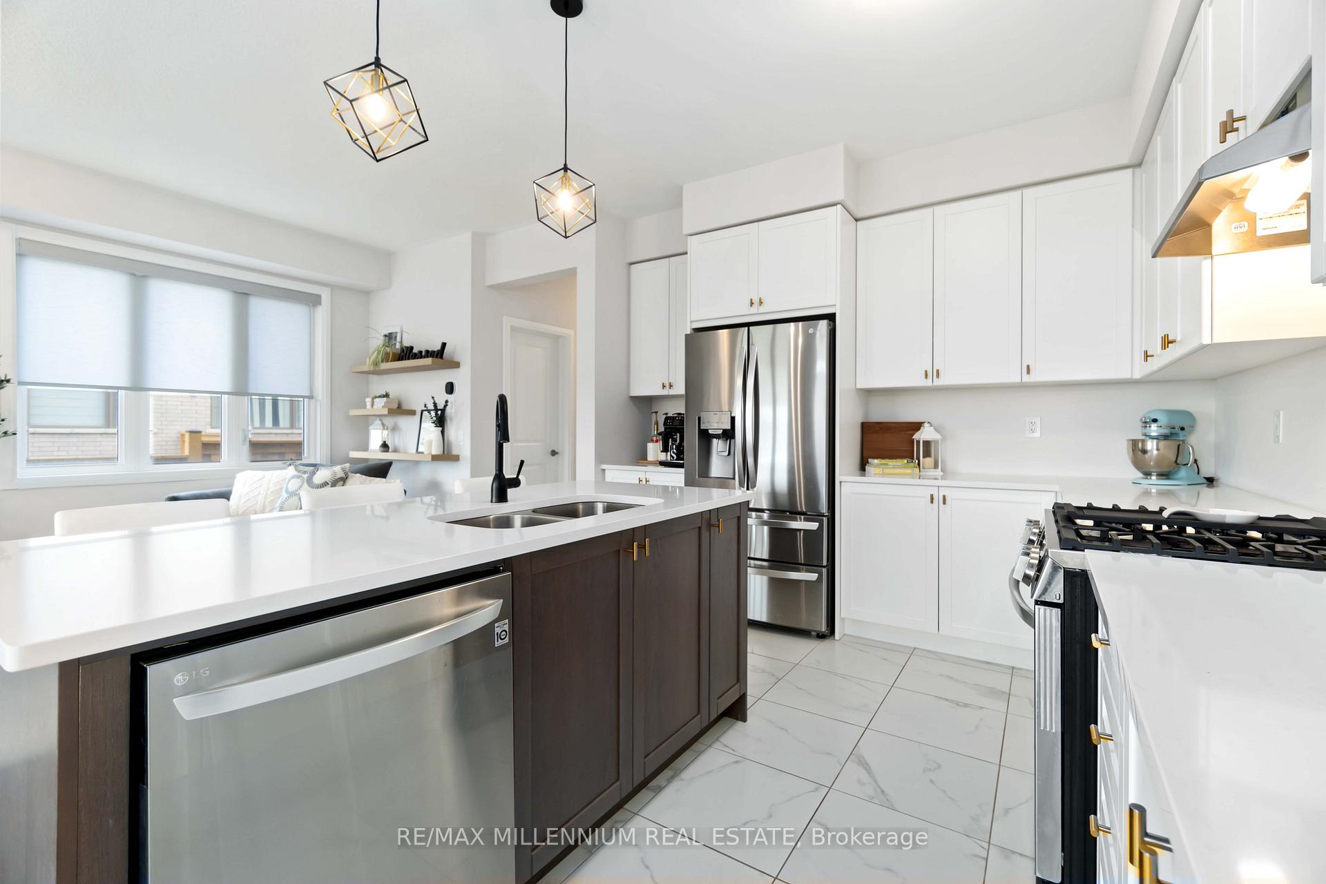 Photo 17 of 28 Freedom Crescent, Hamilton, Mount Hope — HOMEH