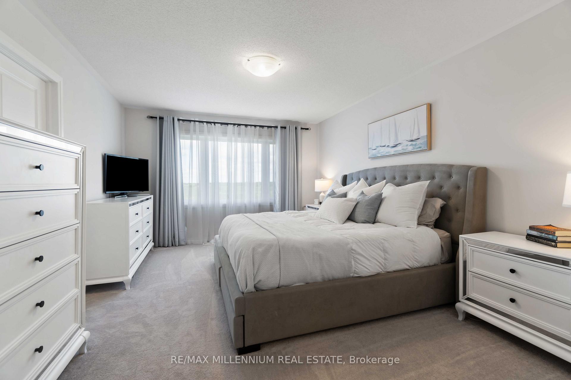Photo 19 of 28 Freedom Crescent, Hamilton, Mount Hope — HOMEH