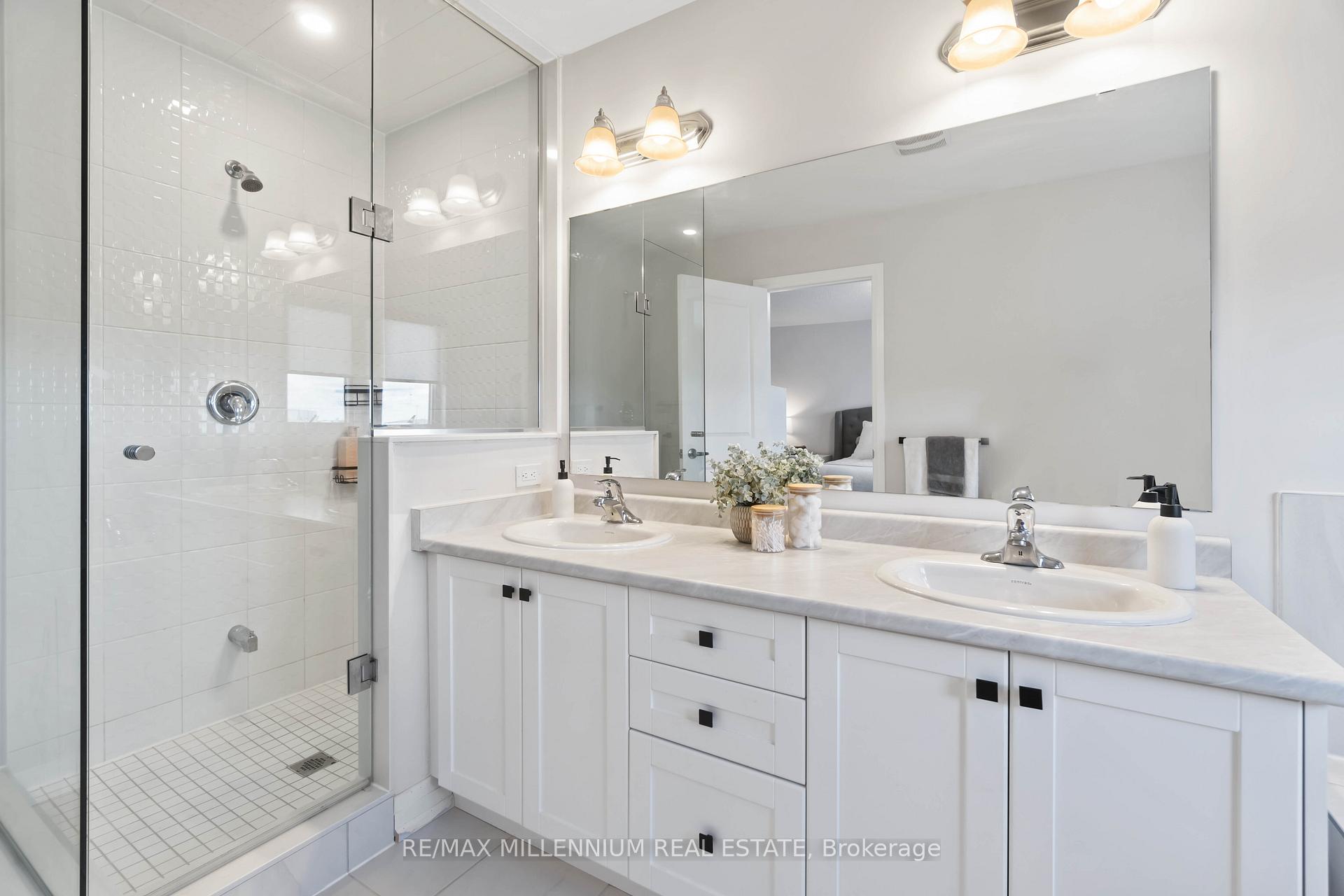 Photo 21 of 28 Freedom Crescent, Hamilton, Mount Hope — HOMEH