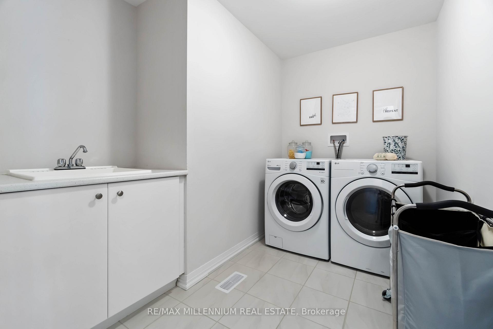 Photo 23 of 28 Freedom Crescent, Hamilton, Mount Hope — HOMEH