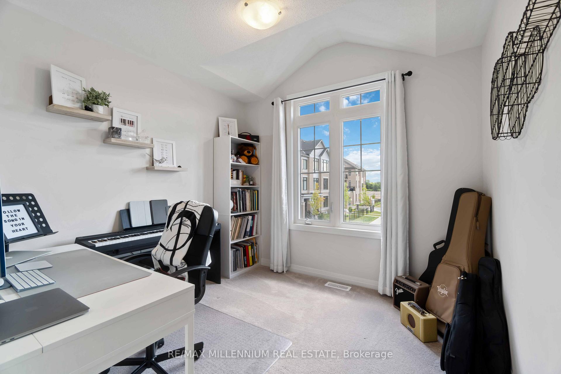 Photo 29 of 28 Freedom Crescent, Hamilton, Mount Hope — HOMEH