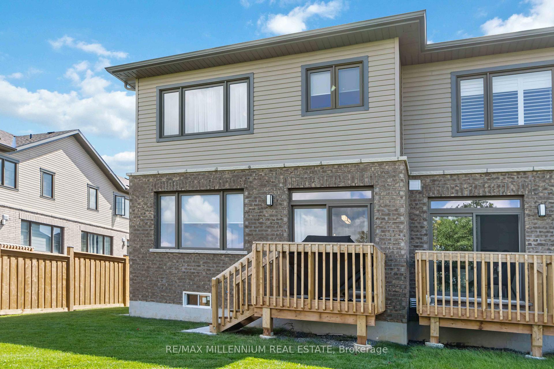 Photo 37 of 28 Freedom Crescent, Hamilton, Mount Hope — HOMEH