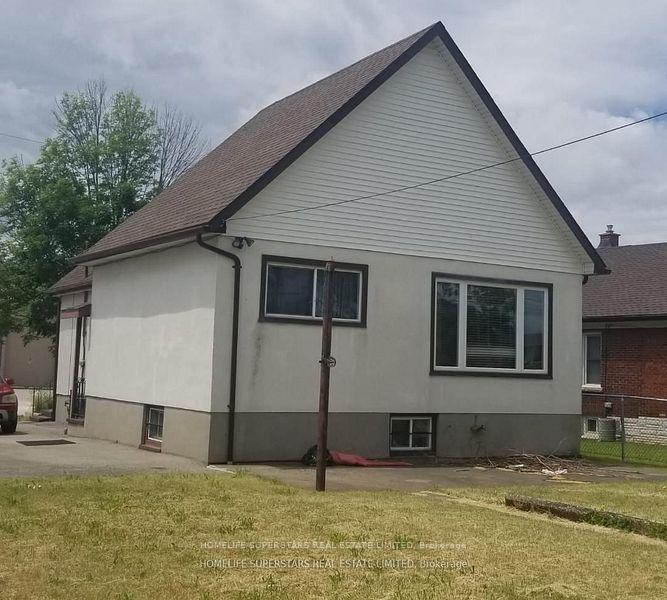 Photo 6 of 5740 Desson Avenue E, Niagara Falls, Clifton Hill — HOMEH