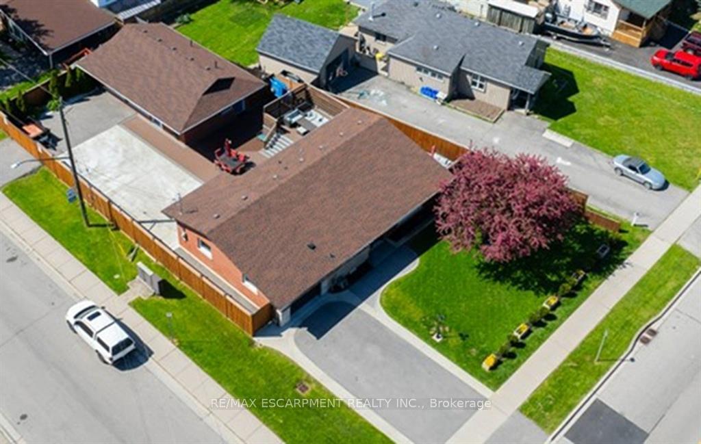 Photo 1 of 131 Green Road, Hamilton, Stoney Creek — HOMEH