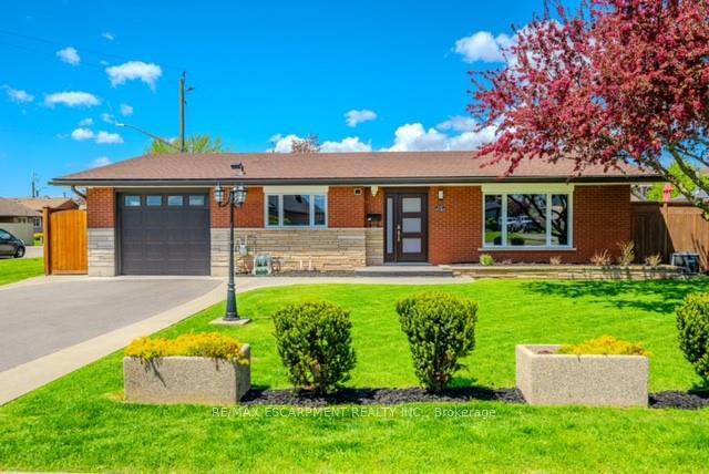 Photo 2 of 131 Green Road, Hamilton, Stoney Creek — HOMEH